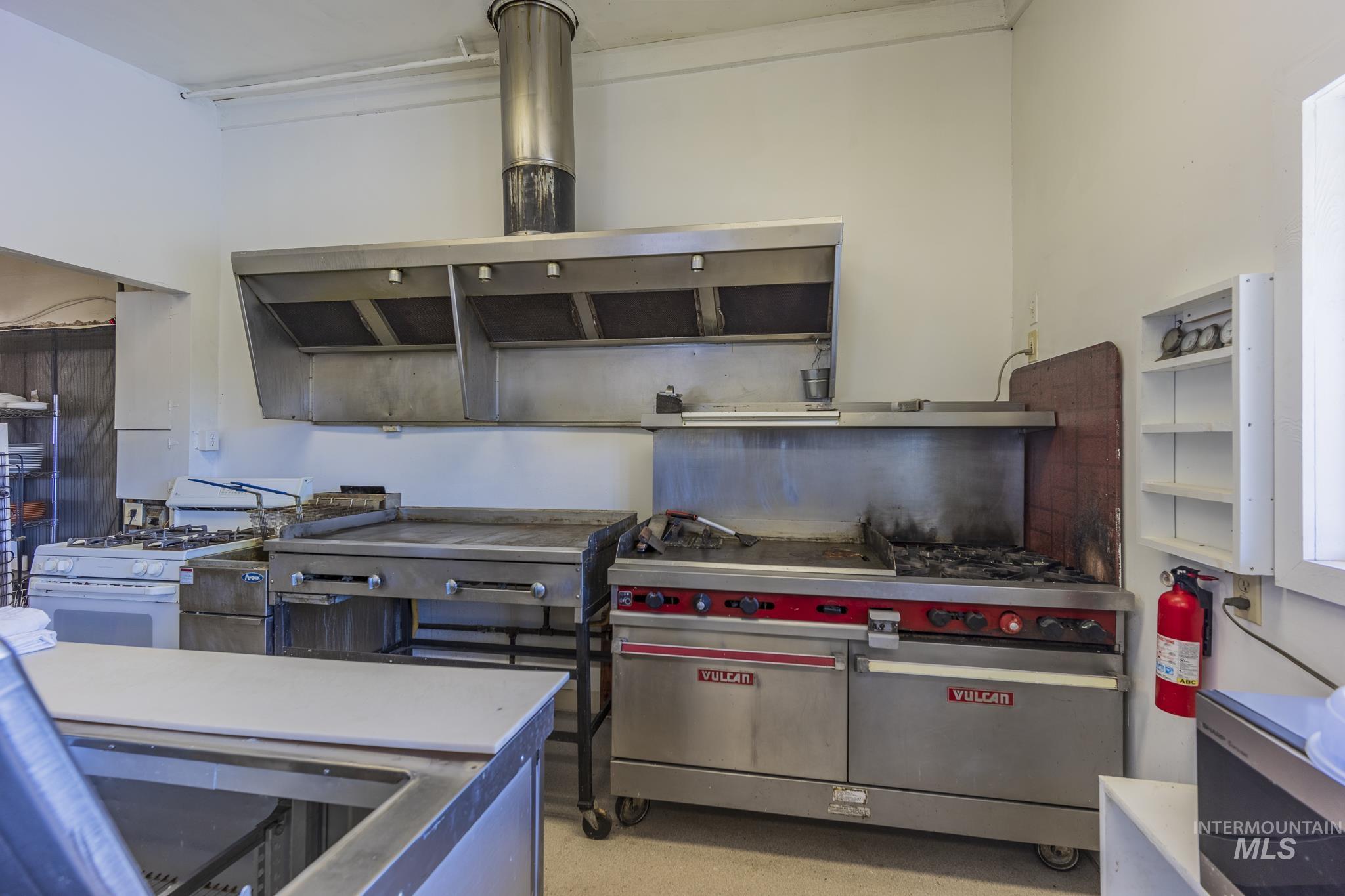 289 Main St Property Photo 38