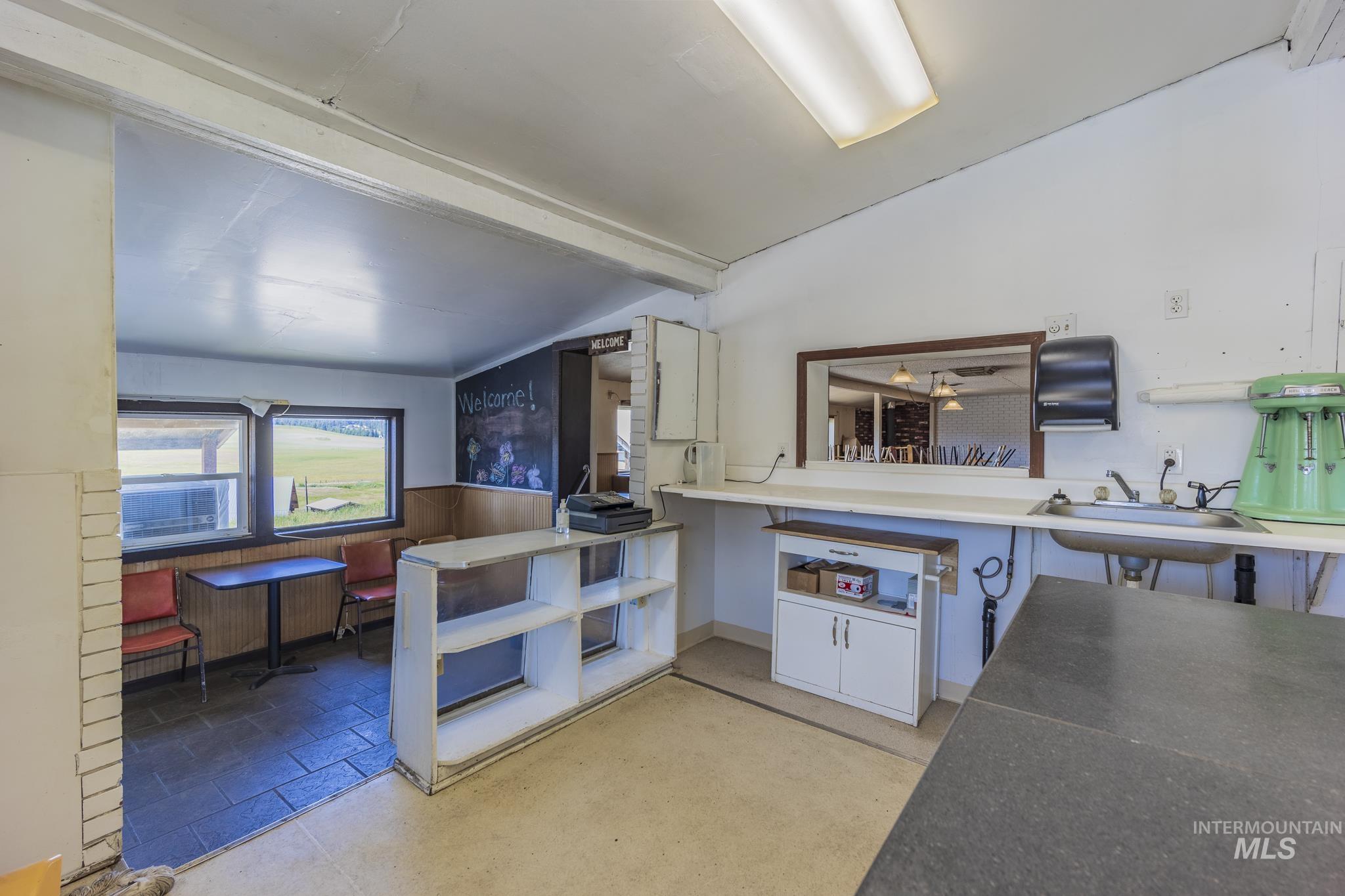 289 Main St Property Photo 39