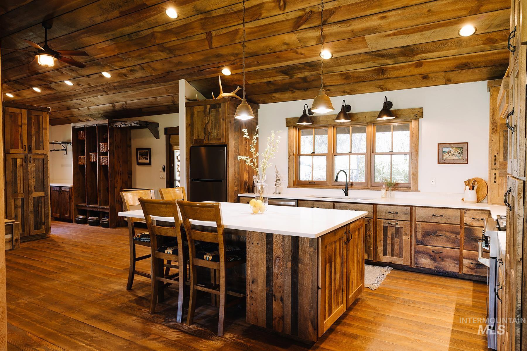 13450 Salmon River Property Photo 34