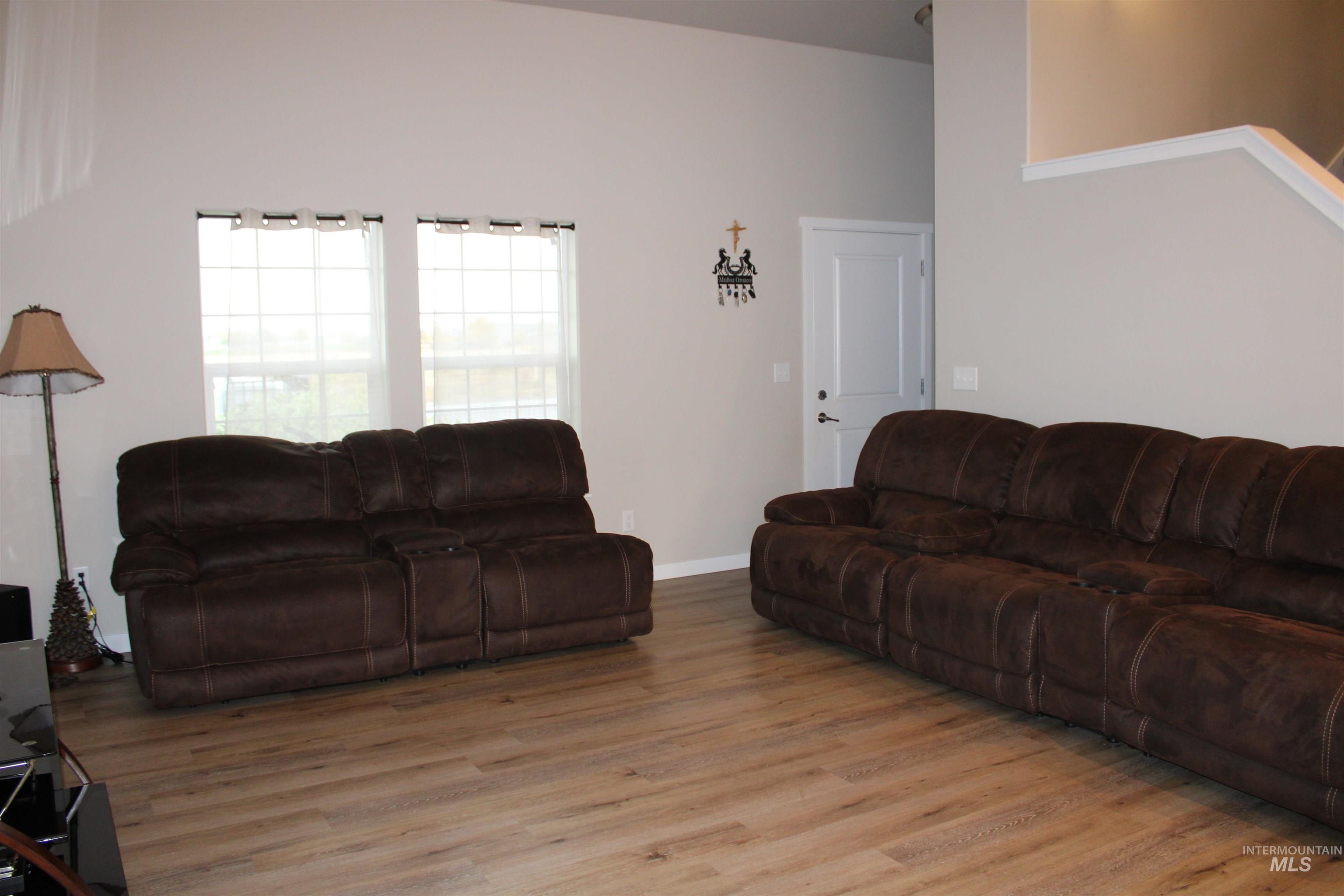 915 Latemar Rd Property Photo 7