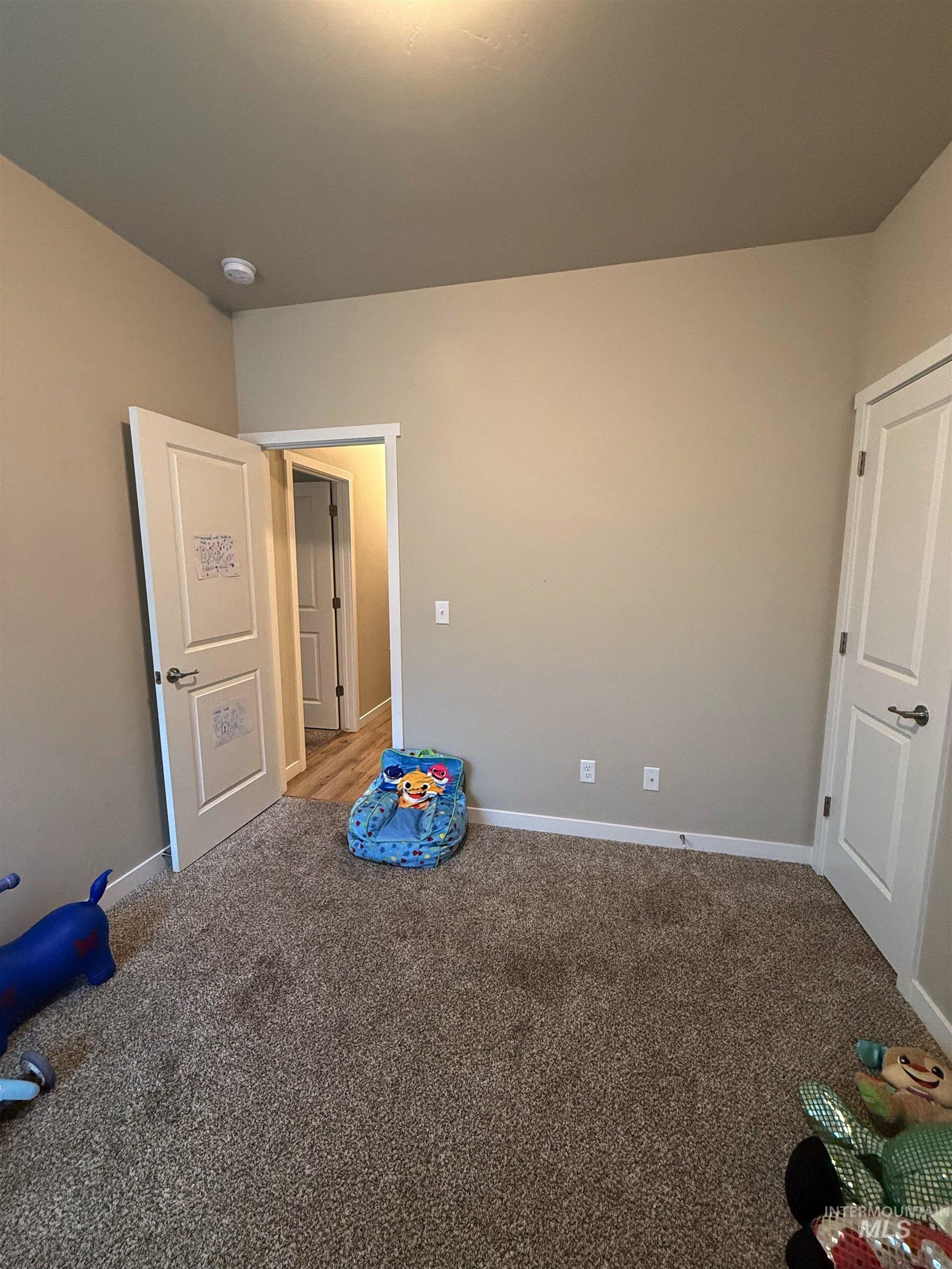 915 Latemar Rd Property Photo 13