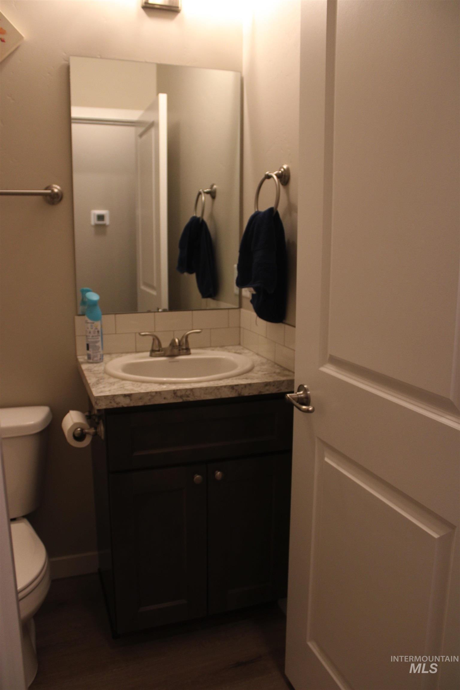 915 Latemar Rd Property Photo 21
