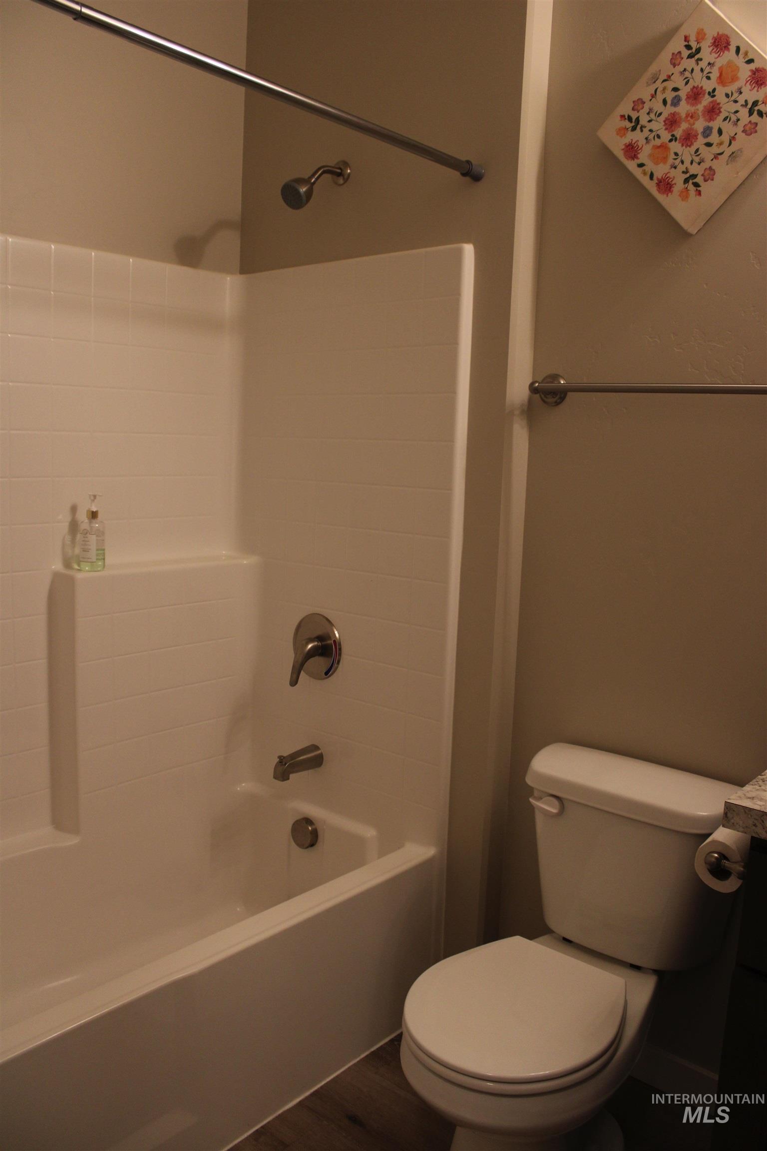 915 Latemar Rd Property Photo 22