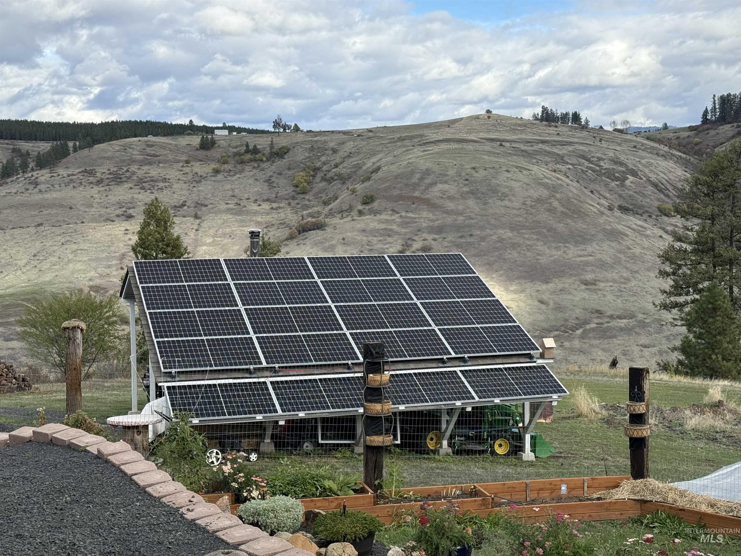 289 Freedom Way Property Photo 12