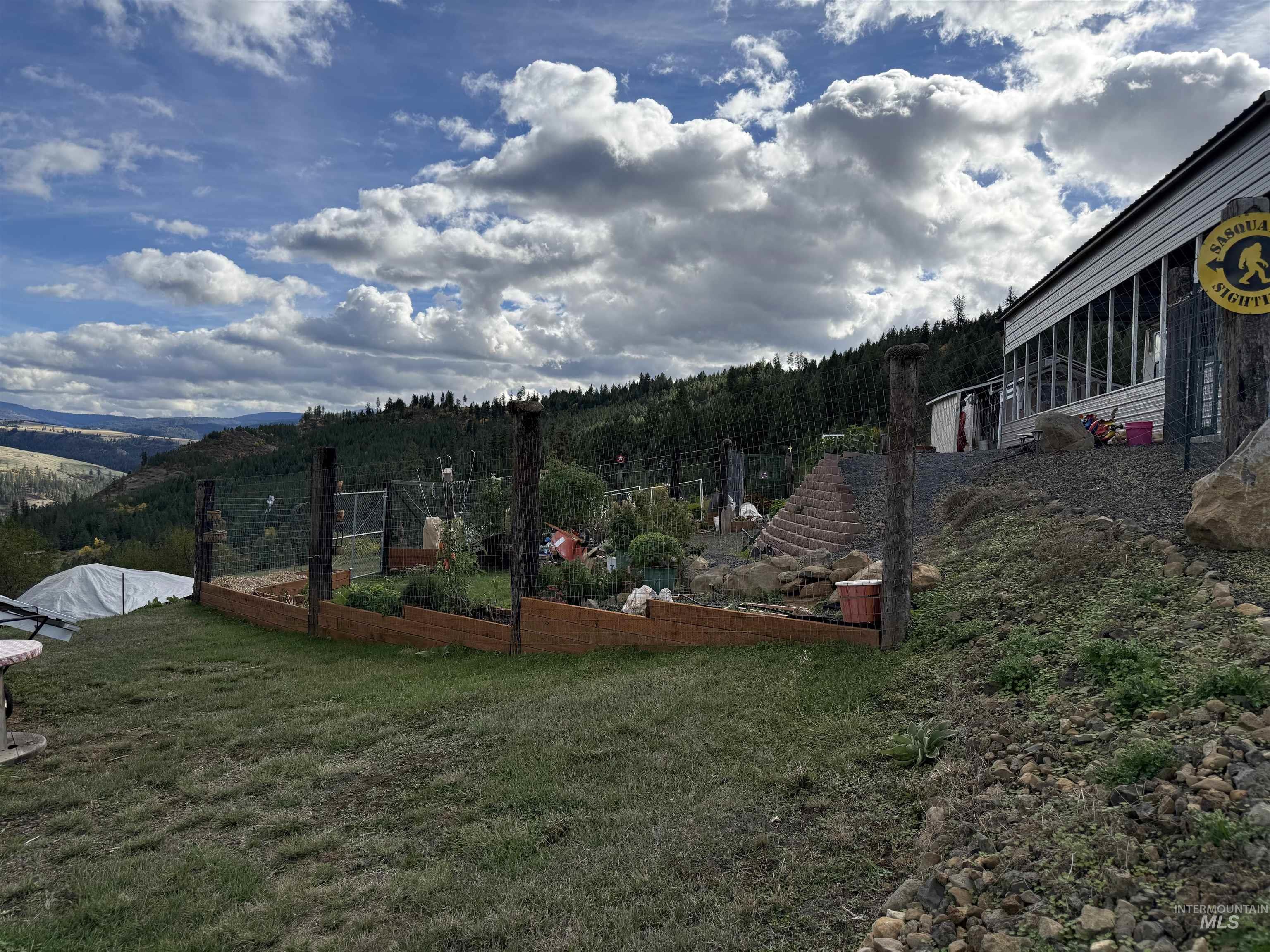 289 Freedom Way Property Photo 13