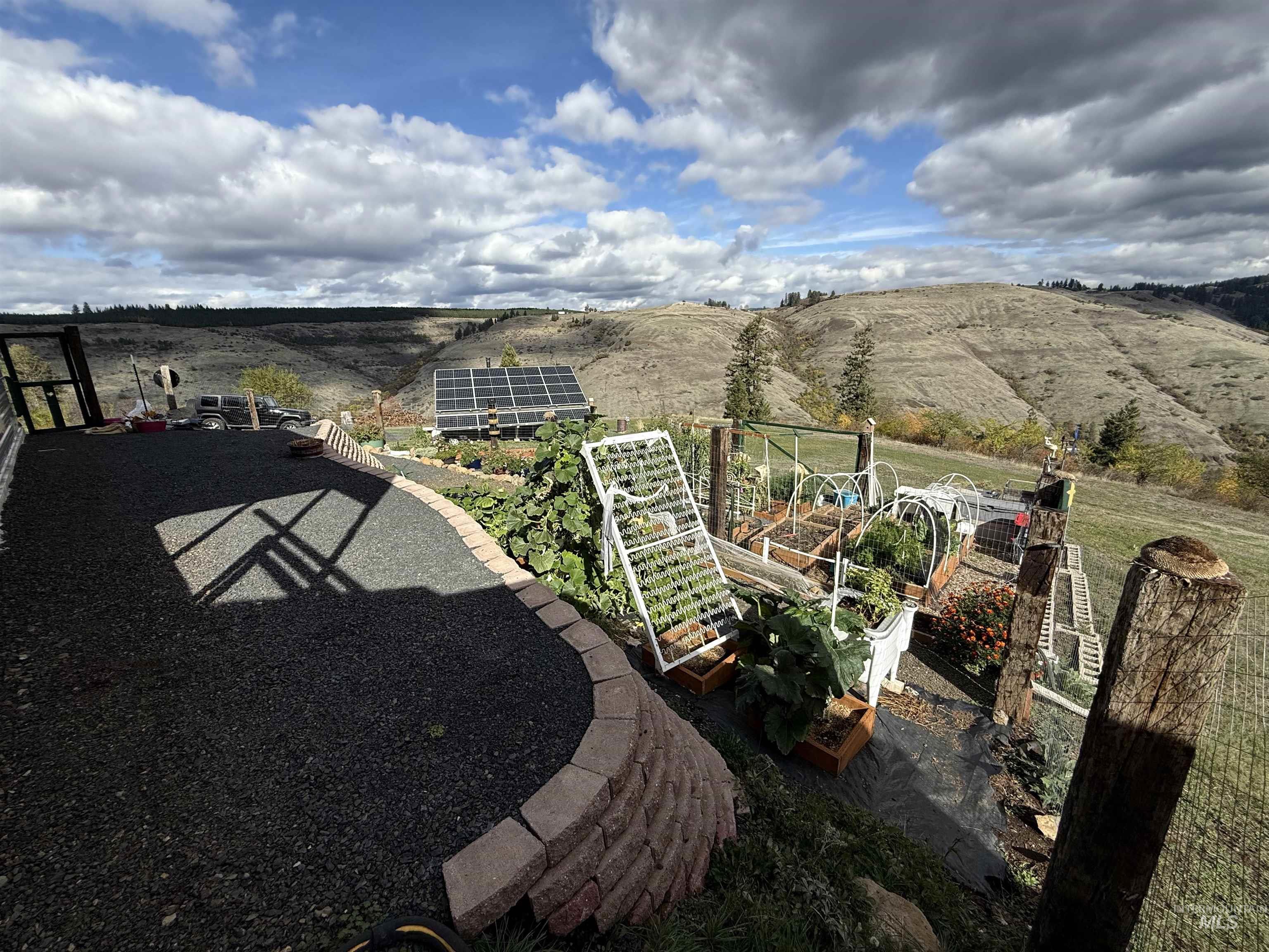 289 Freedom Way Property Photo 27