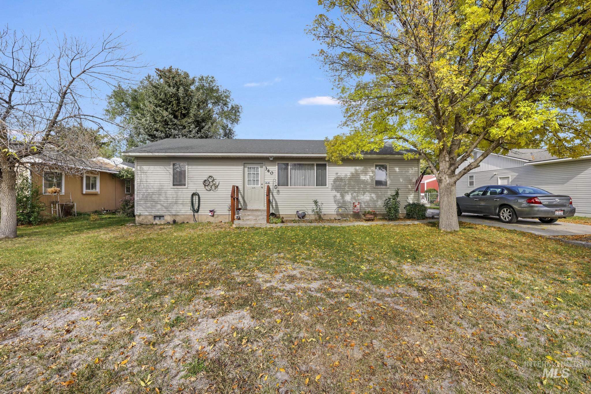 340 E Avenue D Property Photo 1