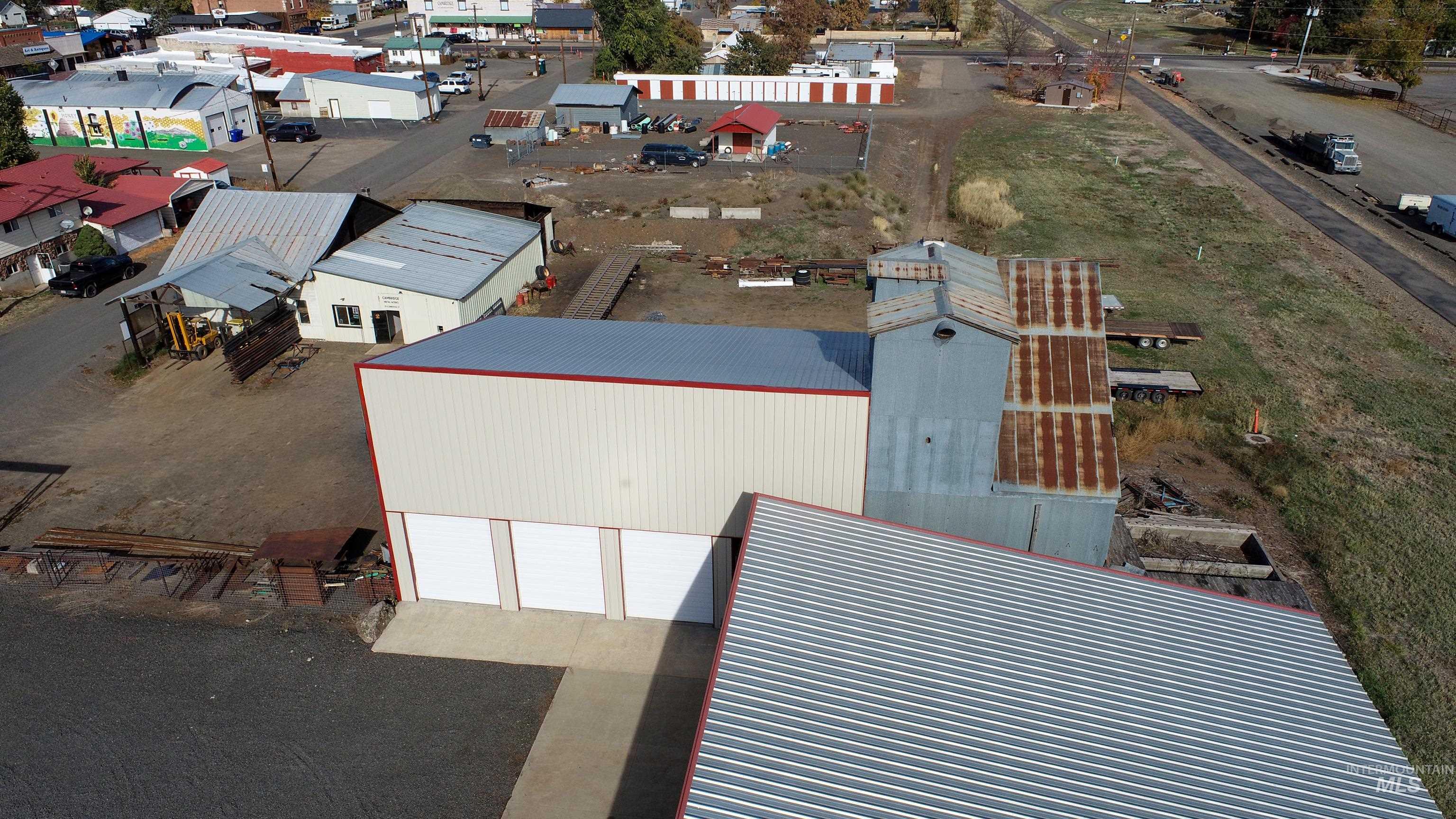 10 S Commercial St Property Photo 7