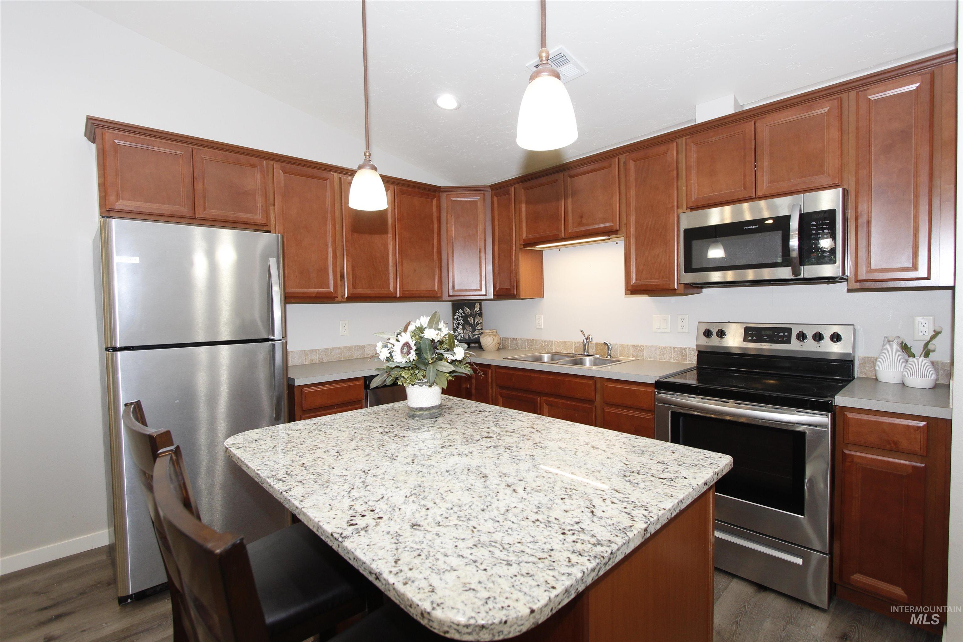 3434 5th St. Property Photo 6