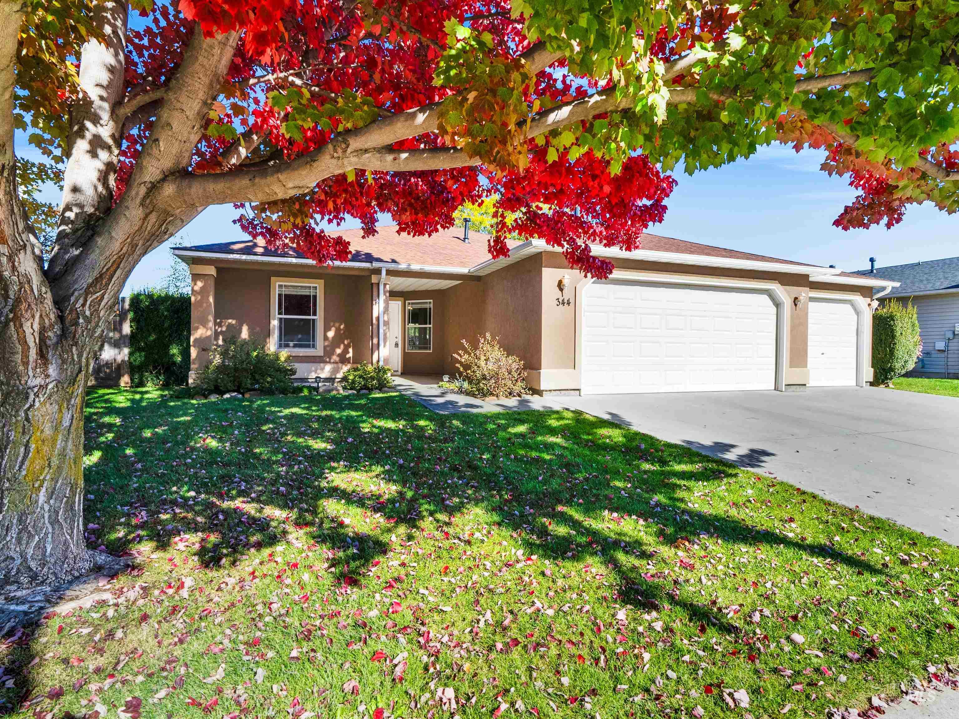 344 E Rose Lake Dr Property Photo 1