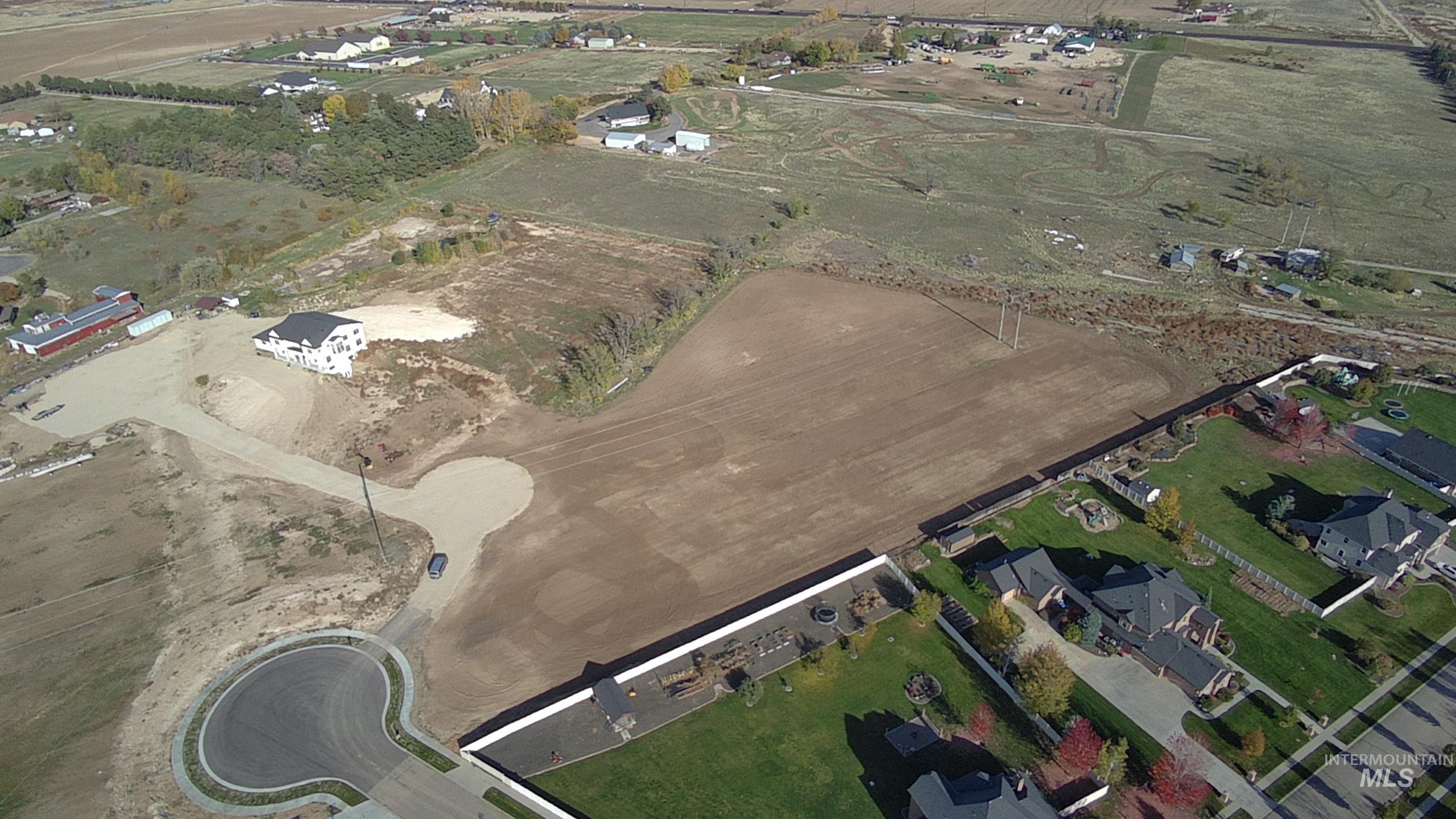 6918 S Pear Blossom Lane Property Photo 2