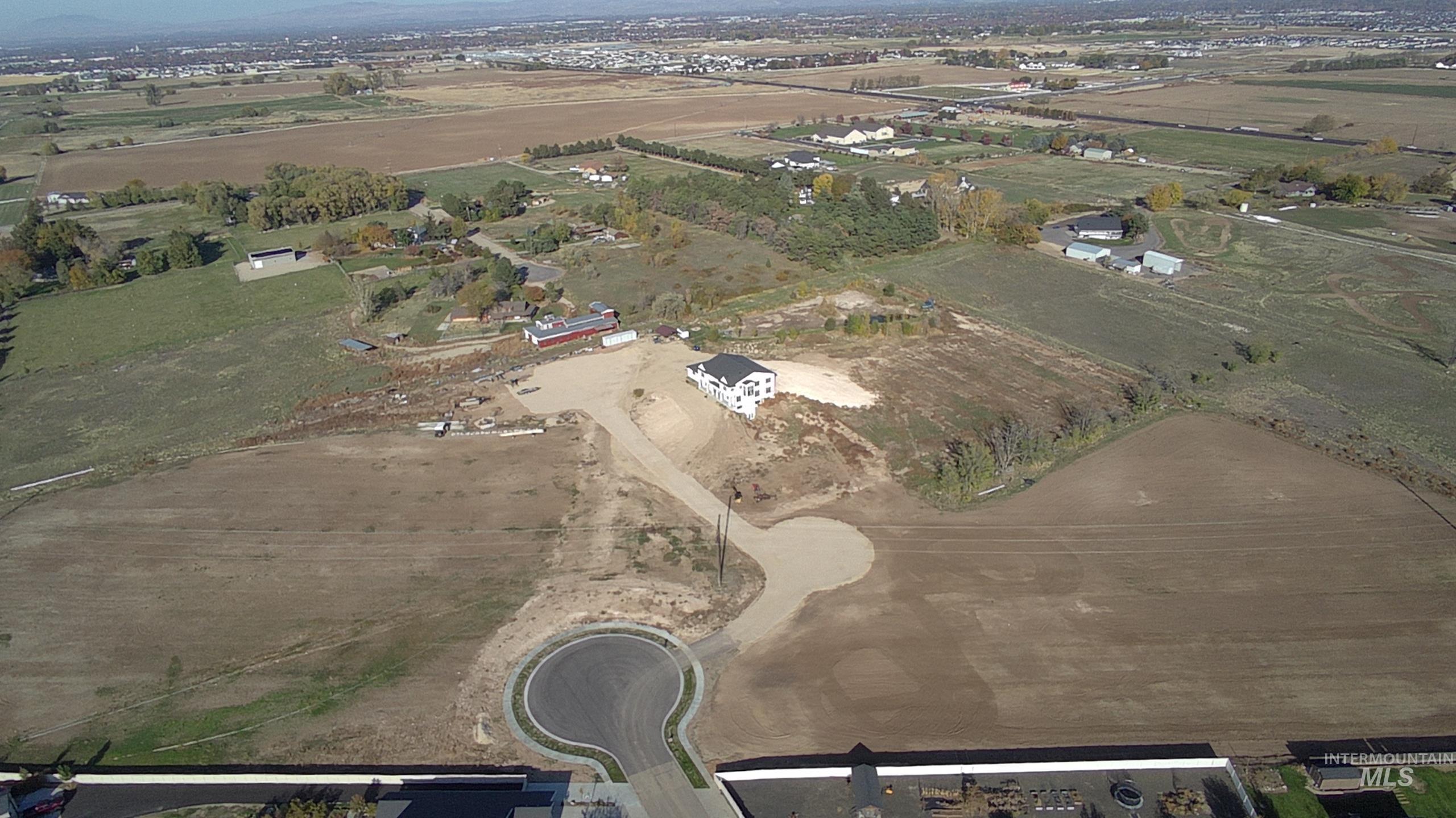 6918 S Pear Blossom Lane Property Photo 3