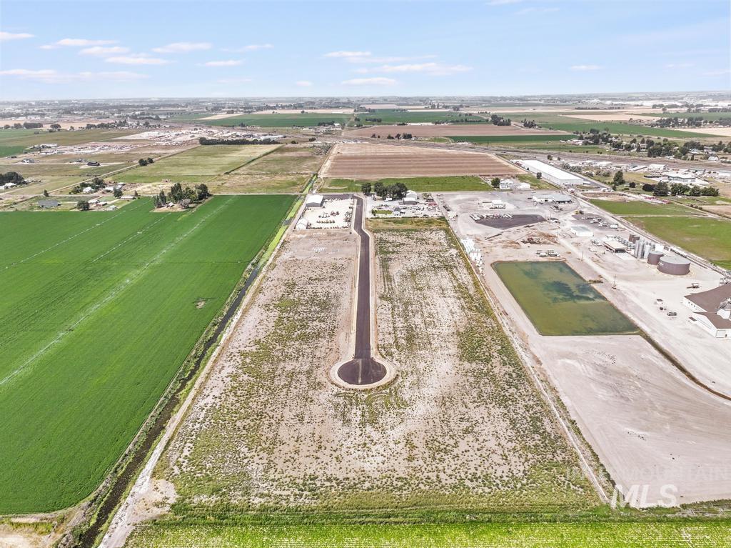 Tbd 200 W Lot 7 Property Photo 32