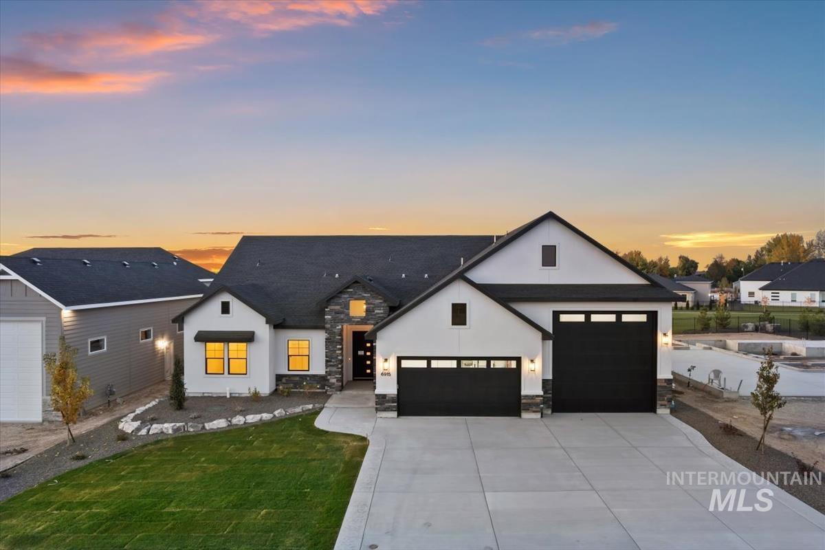 6915 E Chicken Hawk Loop Property Photo 1