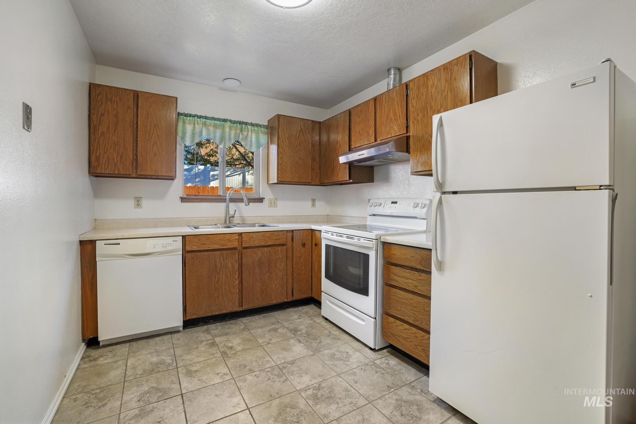 222 Avenida Del Rio W Property Photo 5