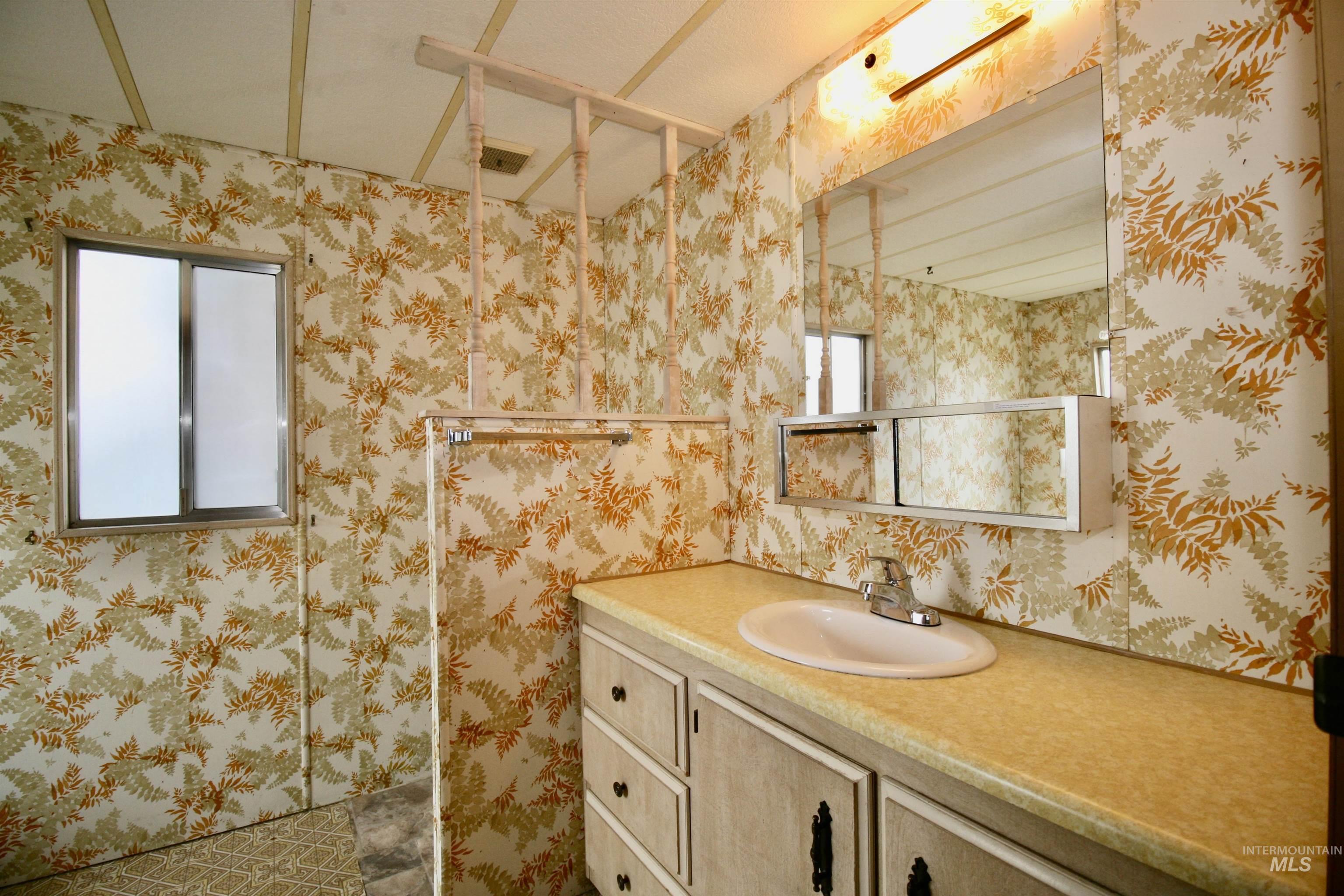 500 Somerville Street Property Photo 19