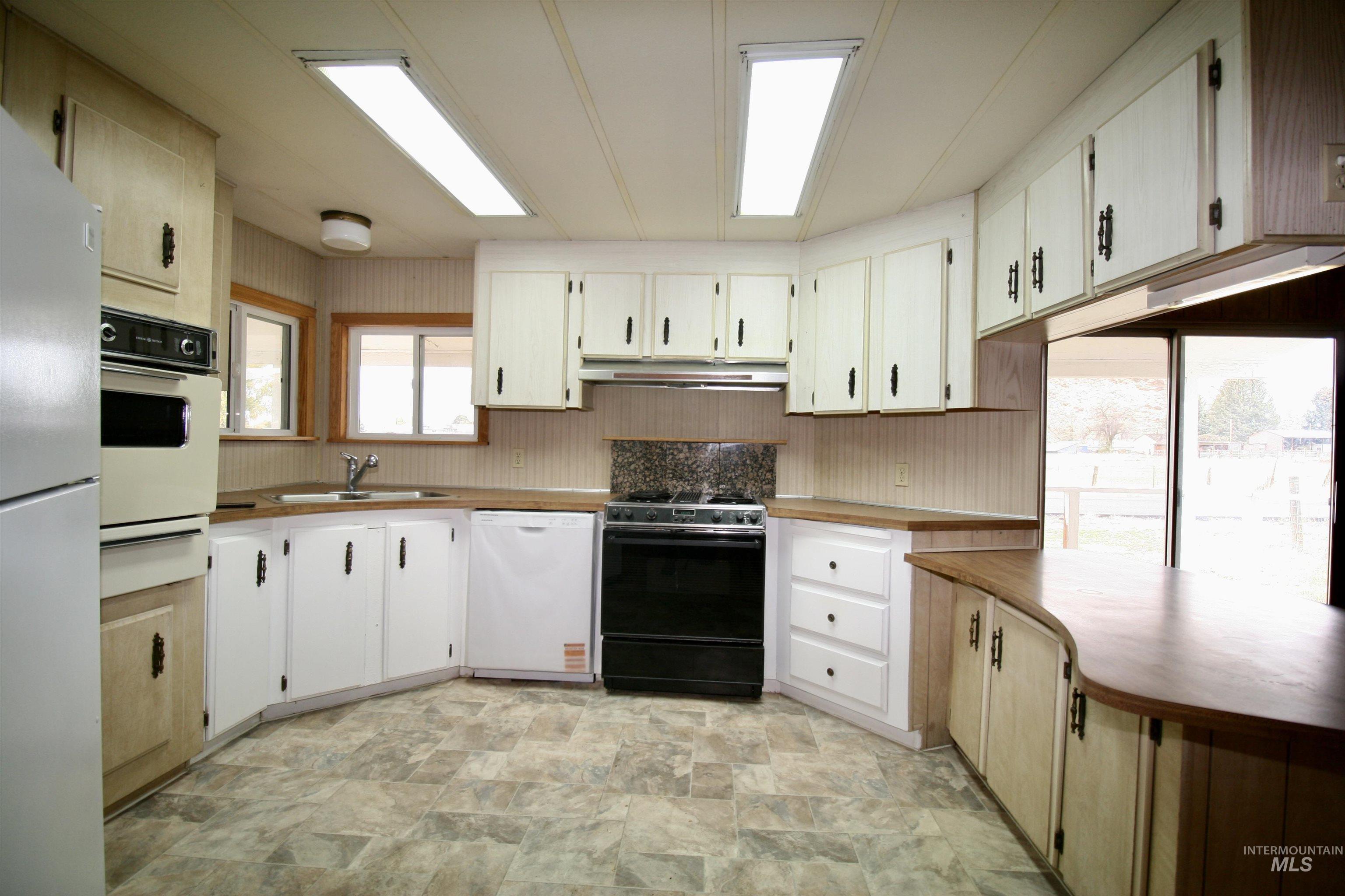 500 Somerville Street Property Photo 31