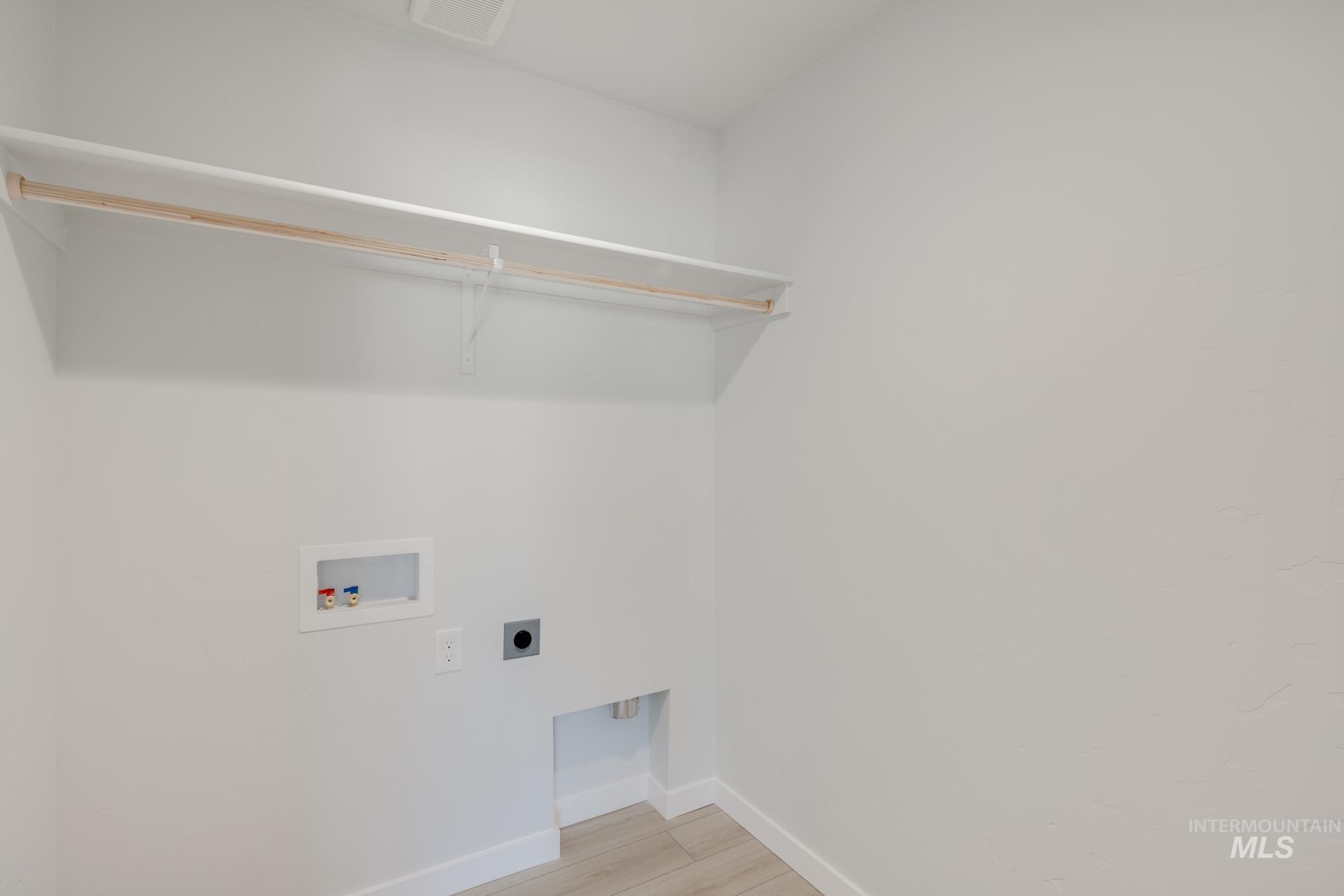 1104 Webb Brook St Property Photo 19