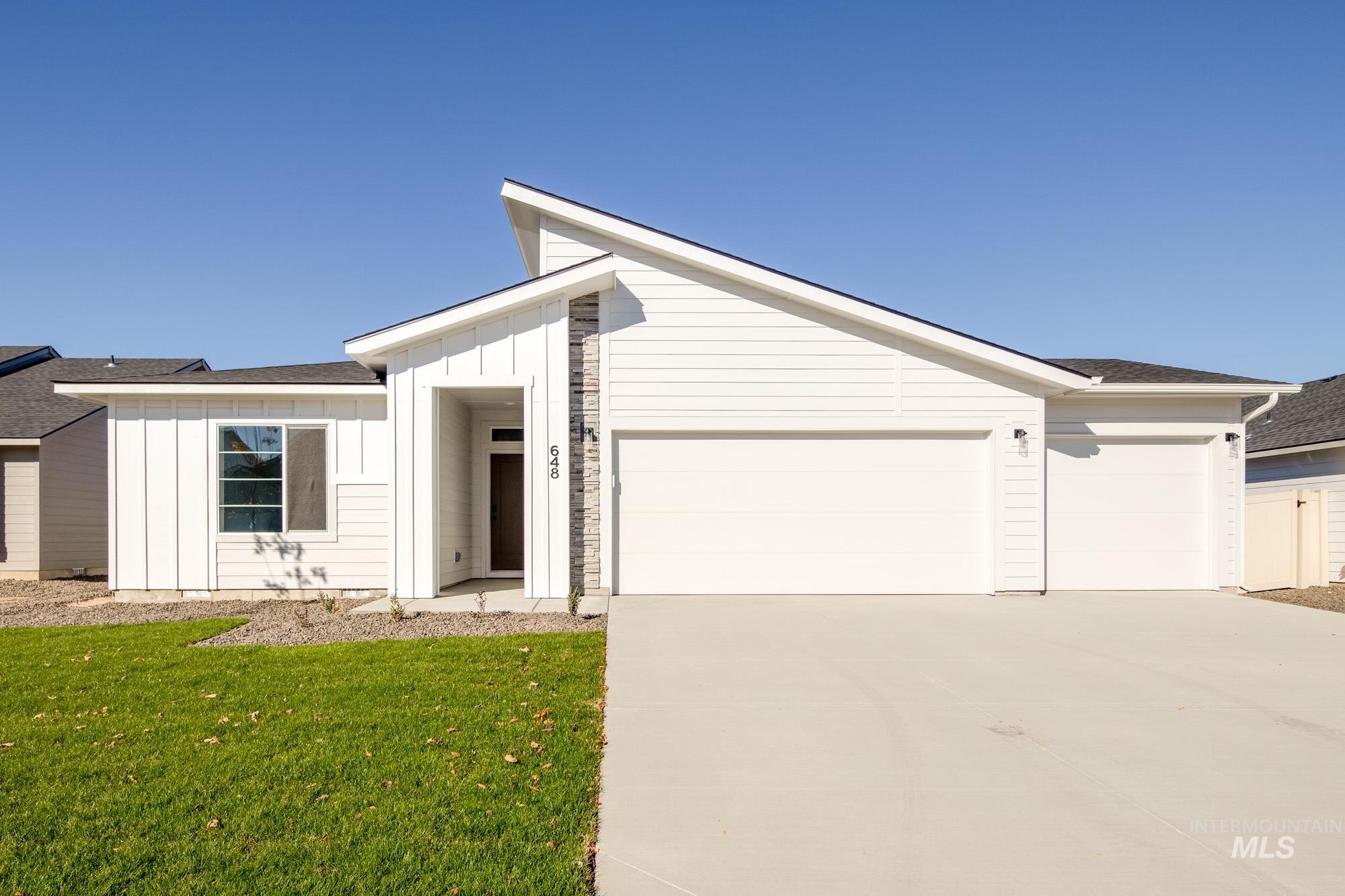 648 W Snowy Owl St Property Photo 1