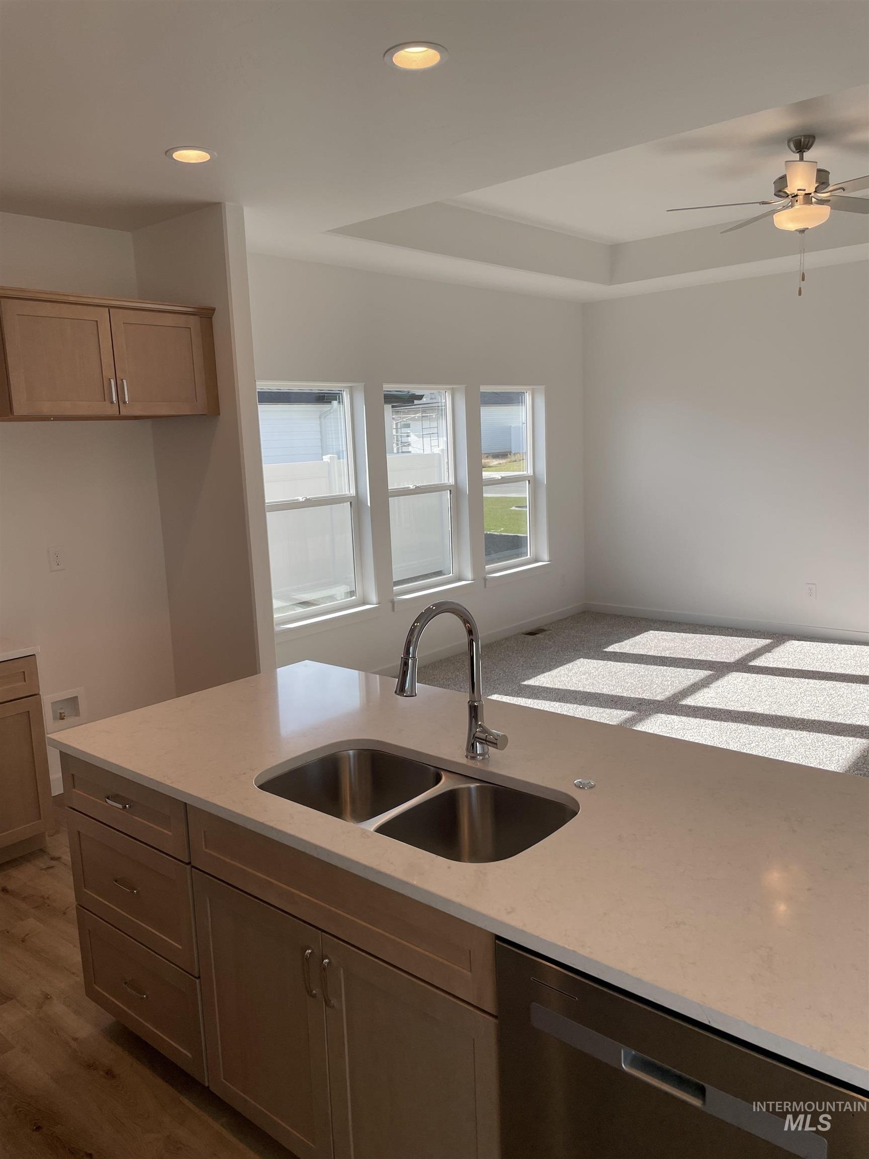 2015 Lowline Ave Property Photo 3