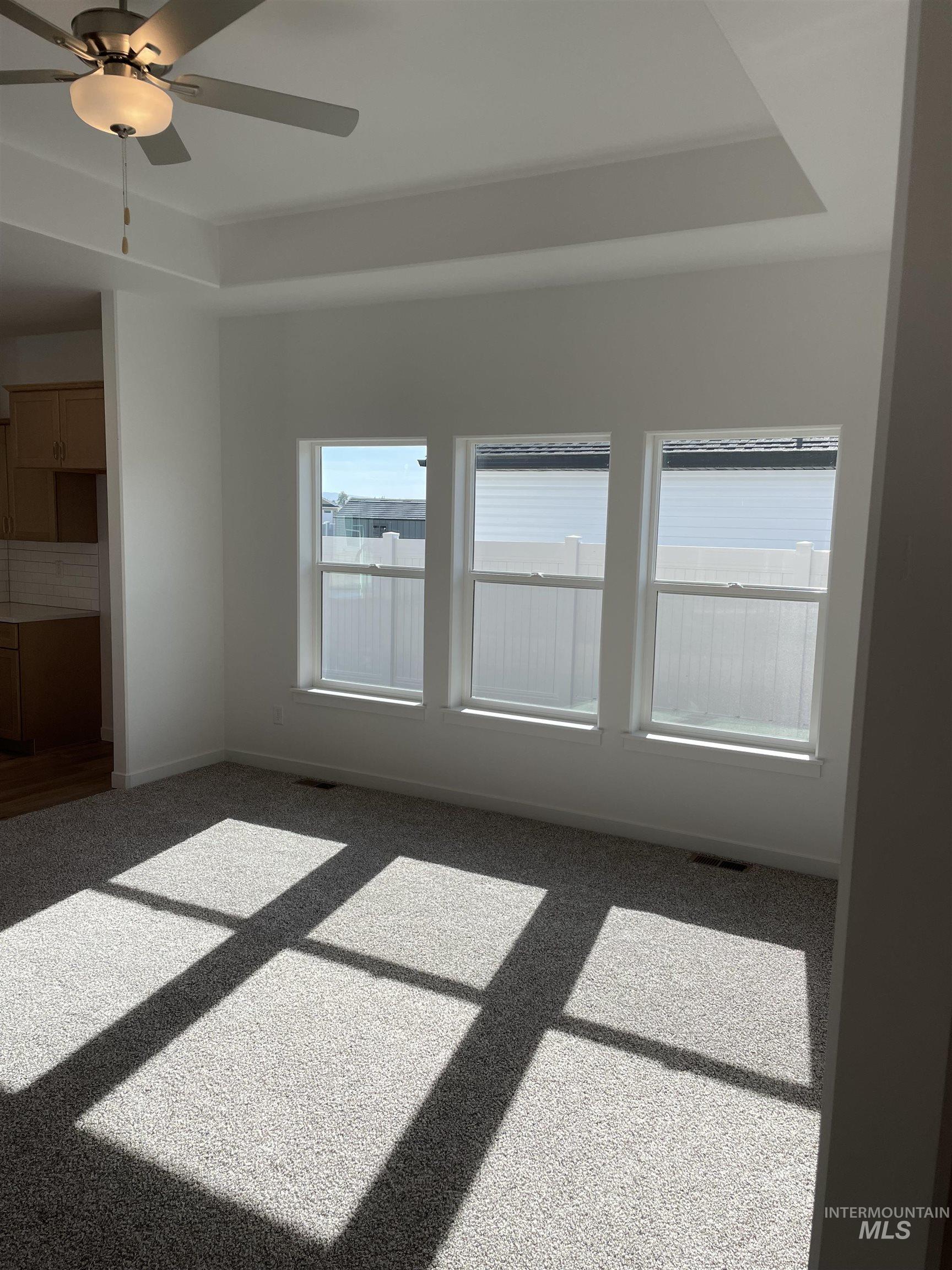 2015 Lowline Ave Property Photo 5