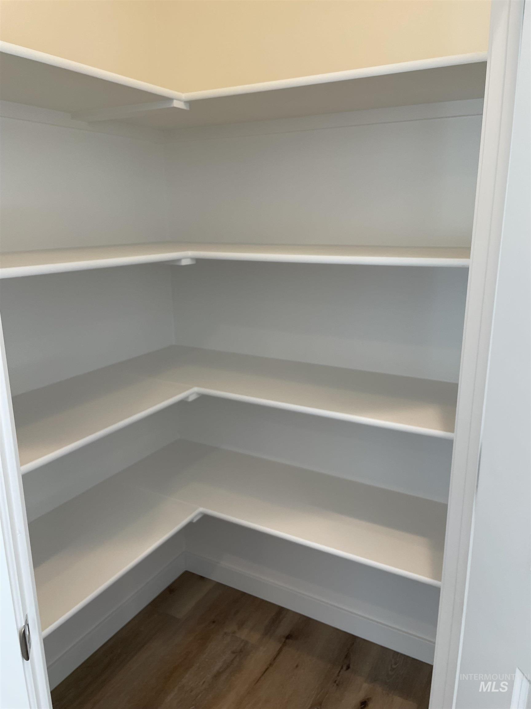 2015 Lowline Ave Property Photo 7