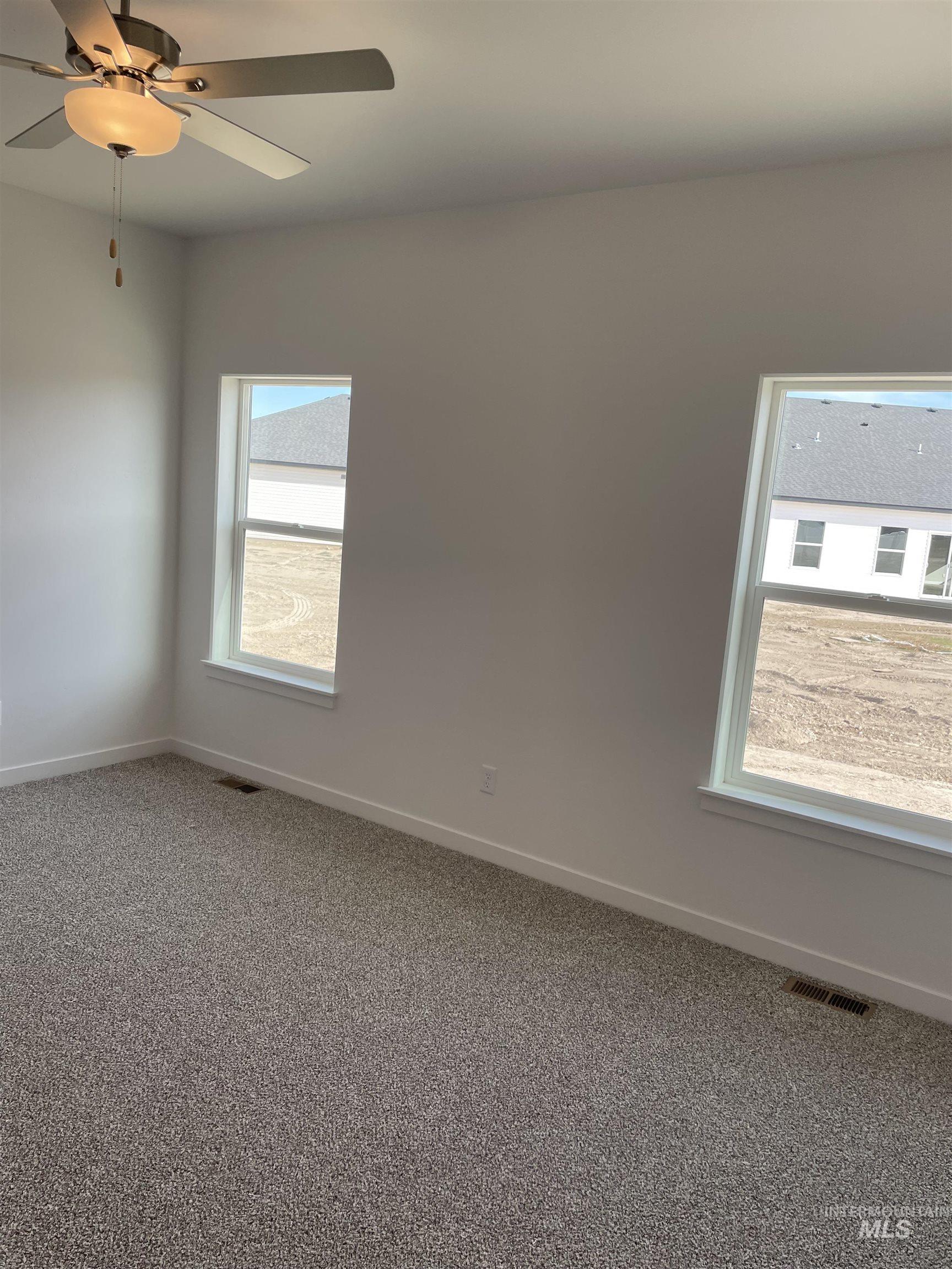 2015 Lowline Ave Property Photo 8