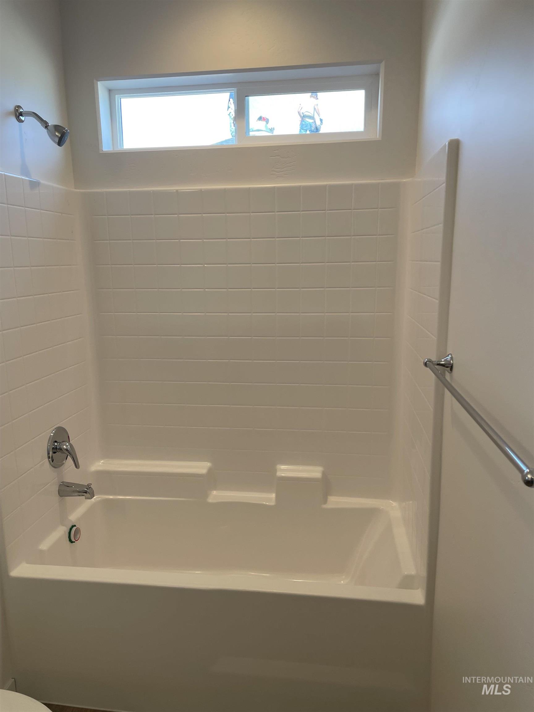 2015 Lowline Ave Property Photo 9