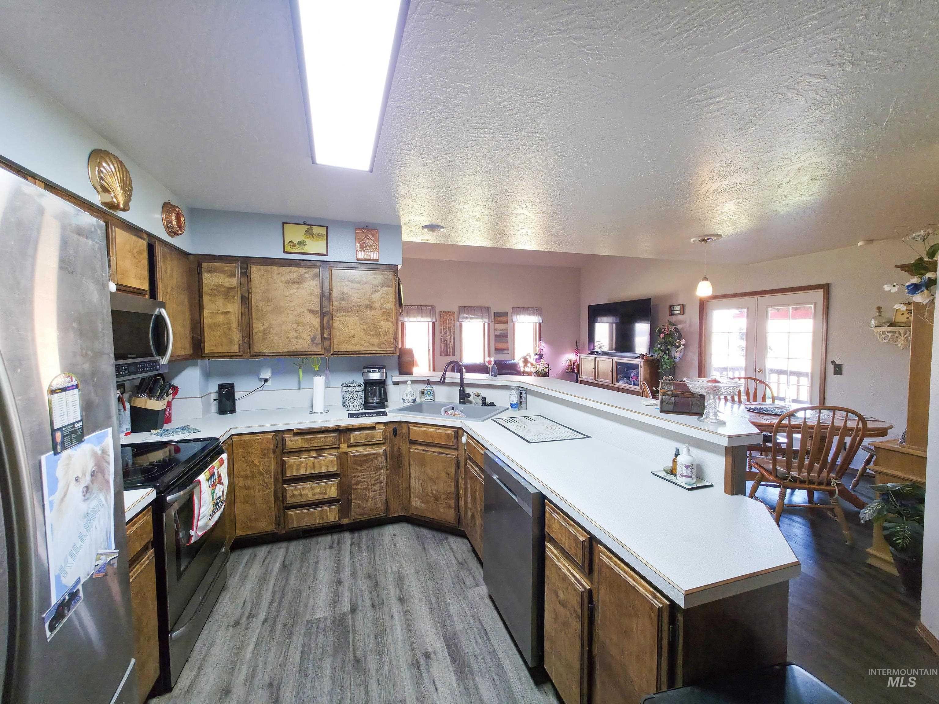 2796 Burton Ln Property Photo 6