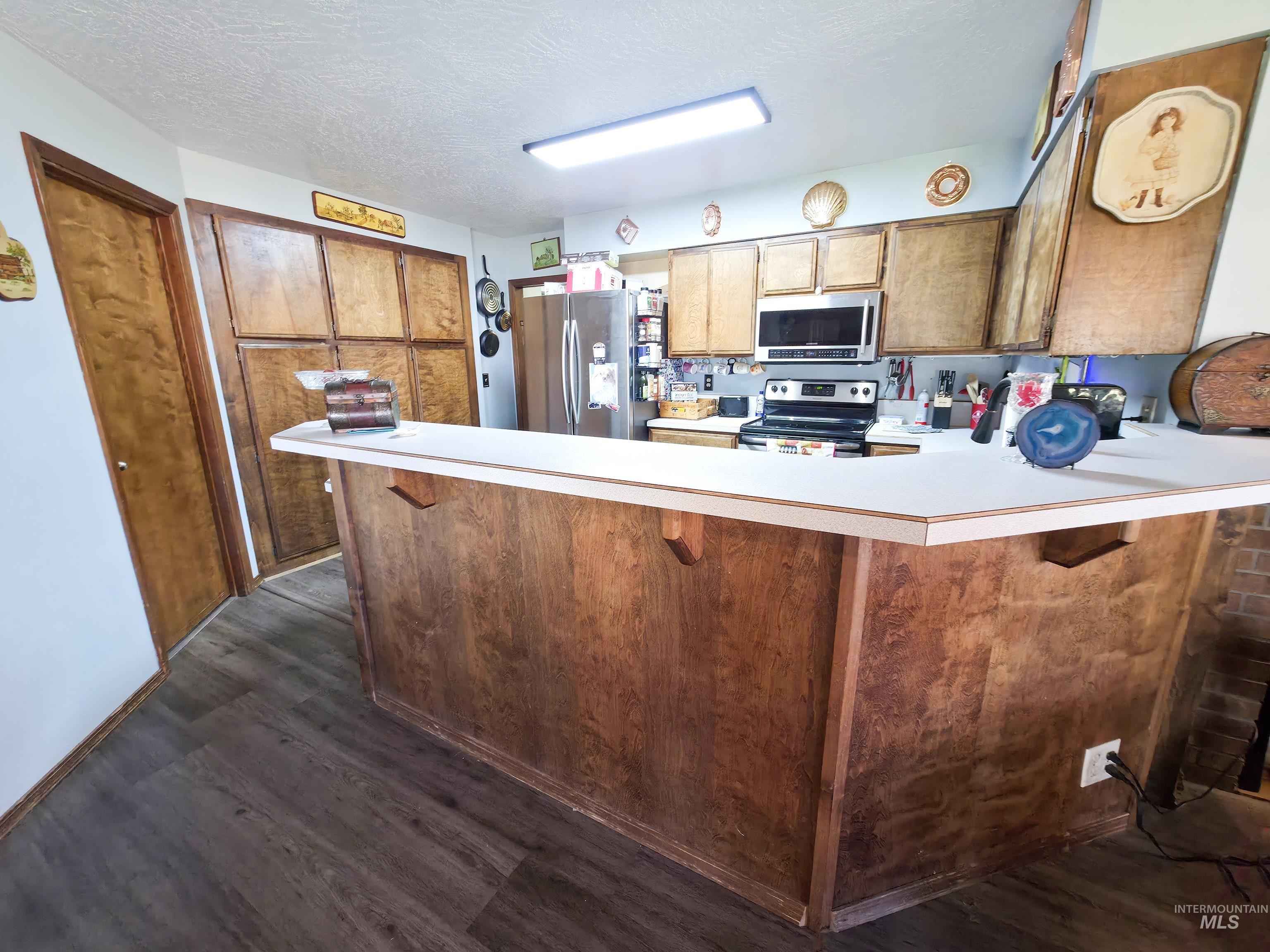 2796 Burton Ln Property Photo 7