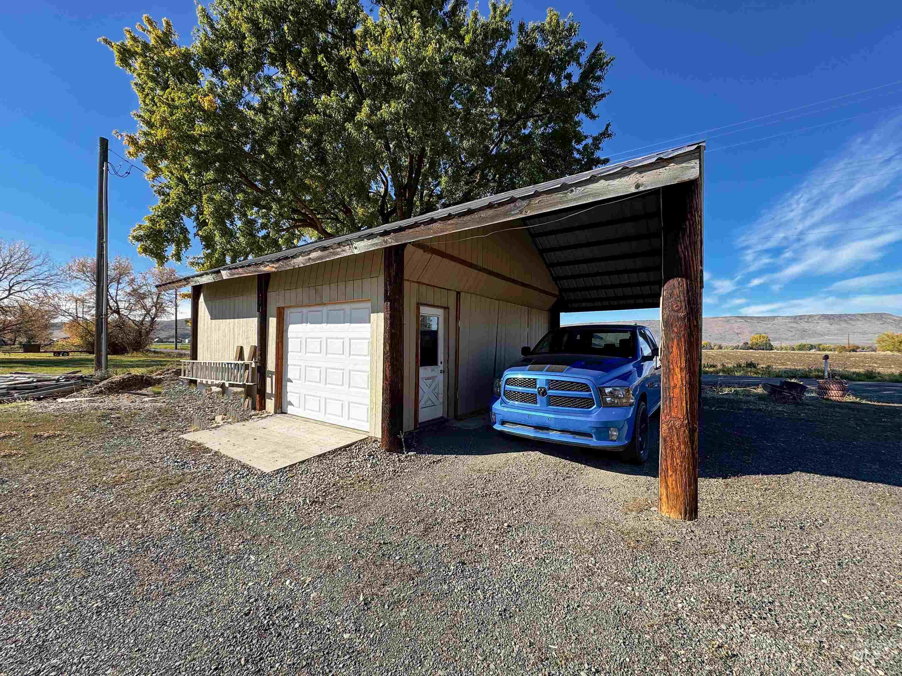 2796 Burton Ln Property Photo 22