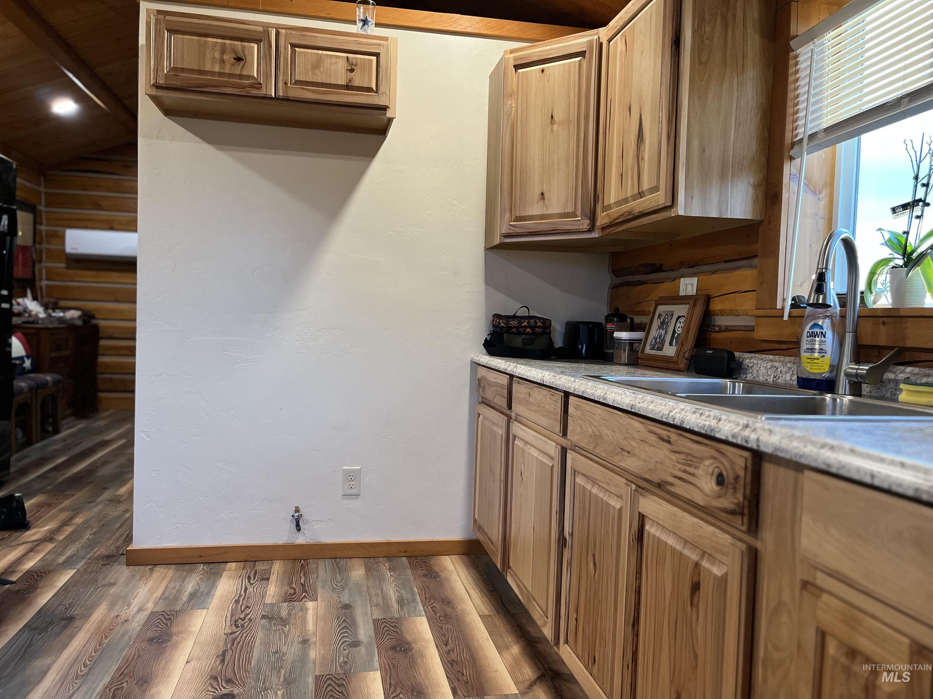 1215 E 800 N Property Photo 1