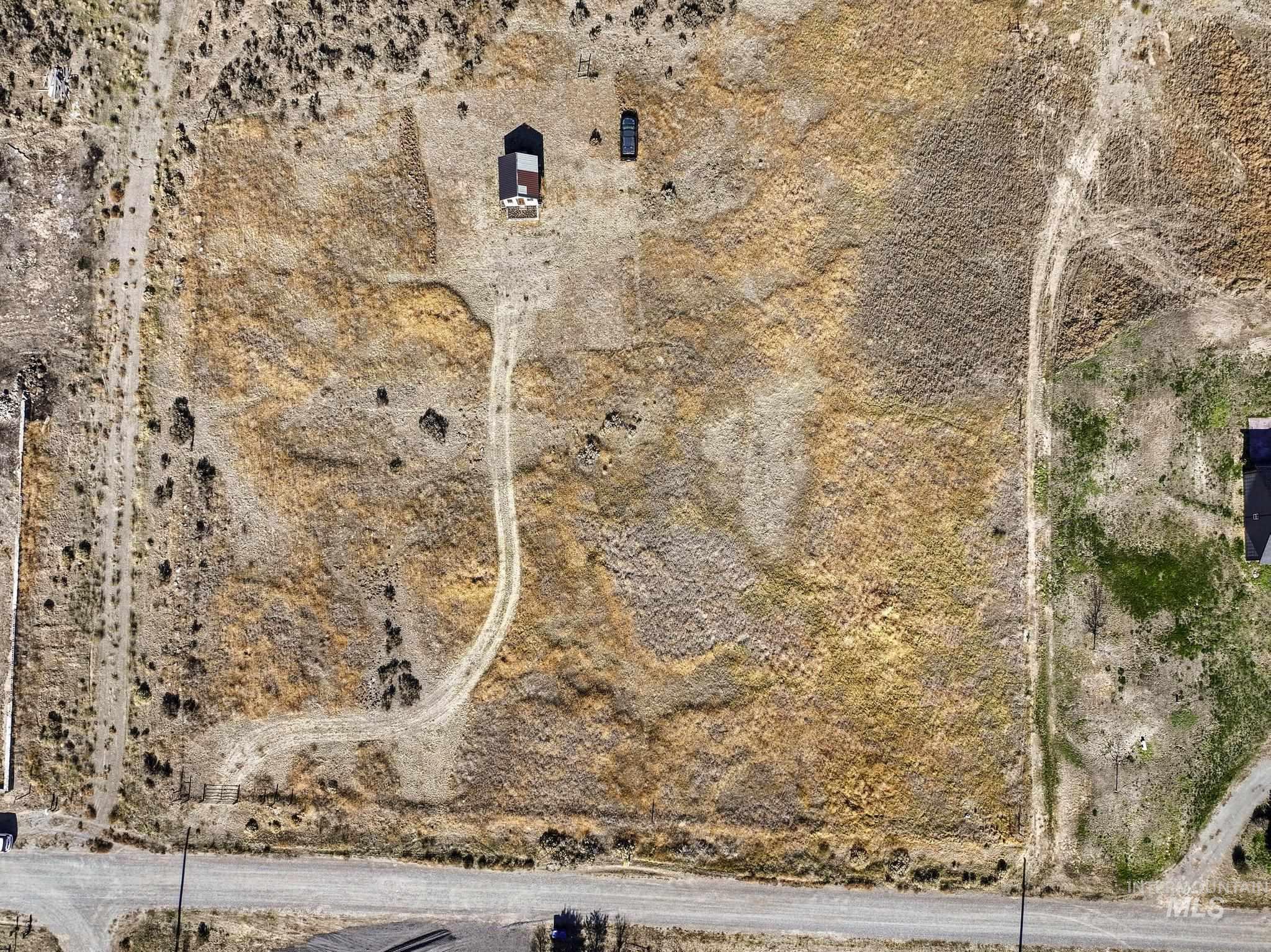 584 N Circle Property Photo 17