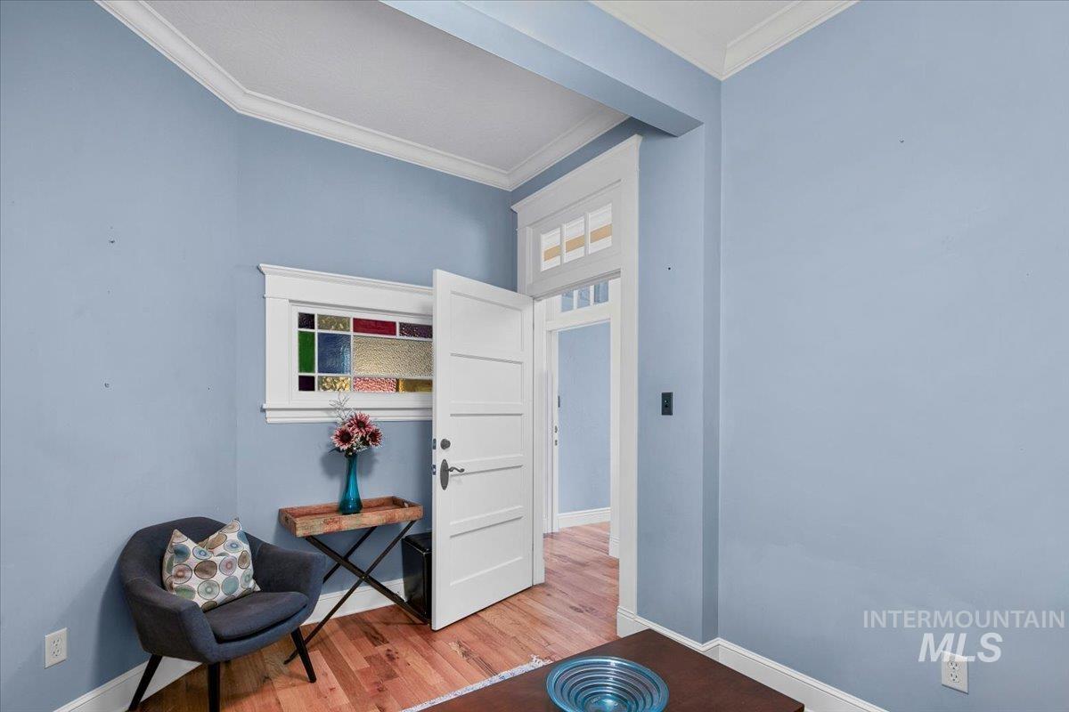 1010 W Hays St Property Photo 12