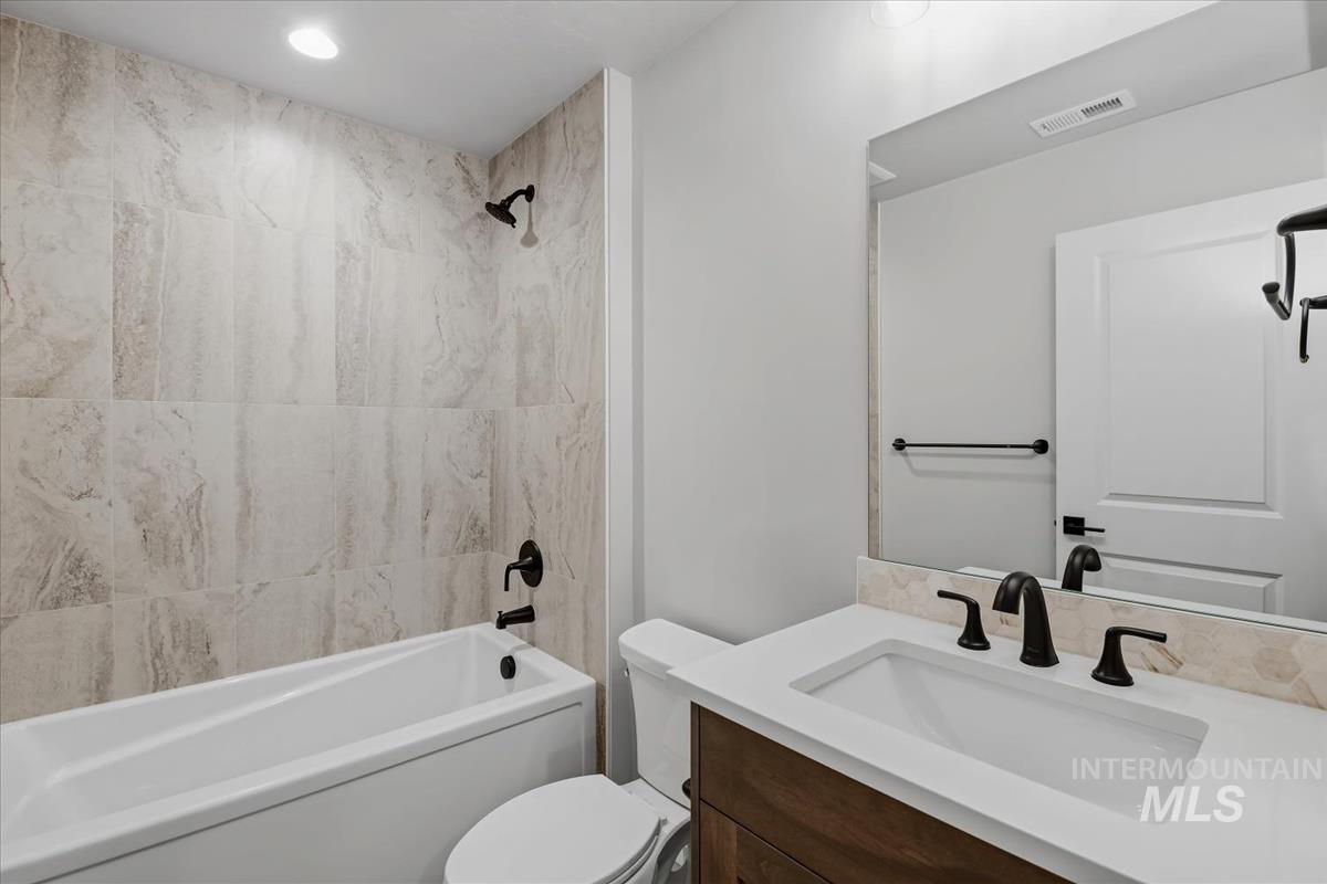2147 E Blakehurst Ave. Property Photo 42