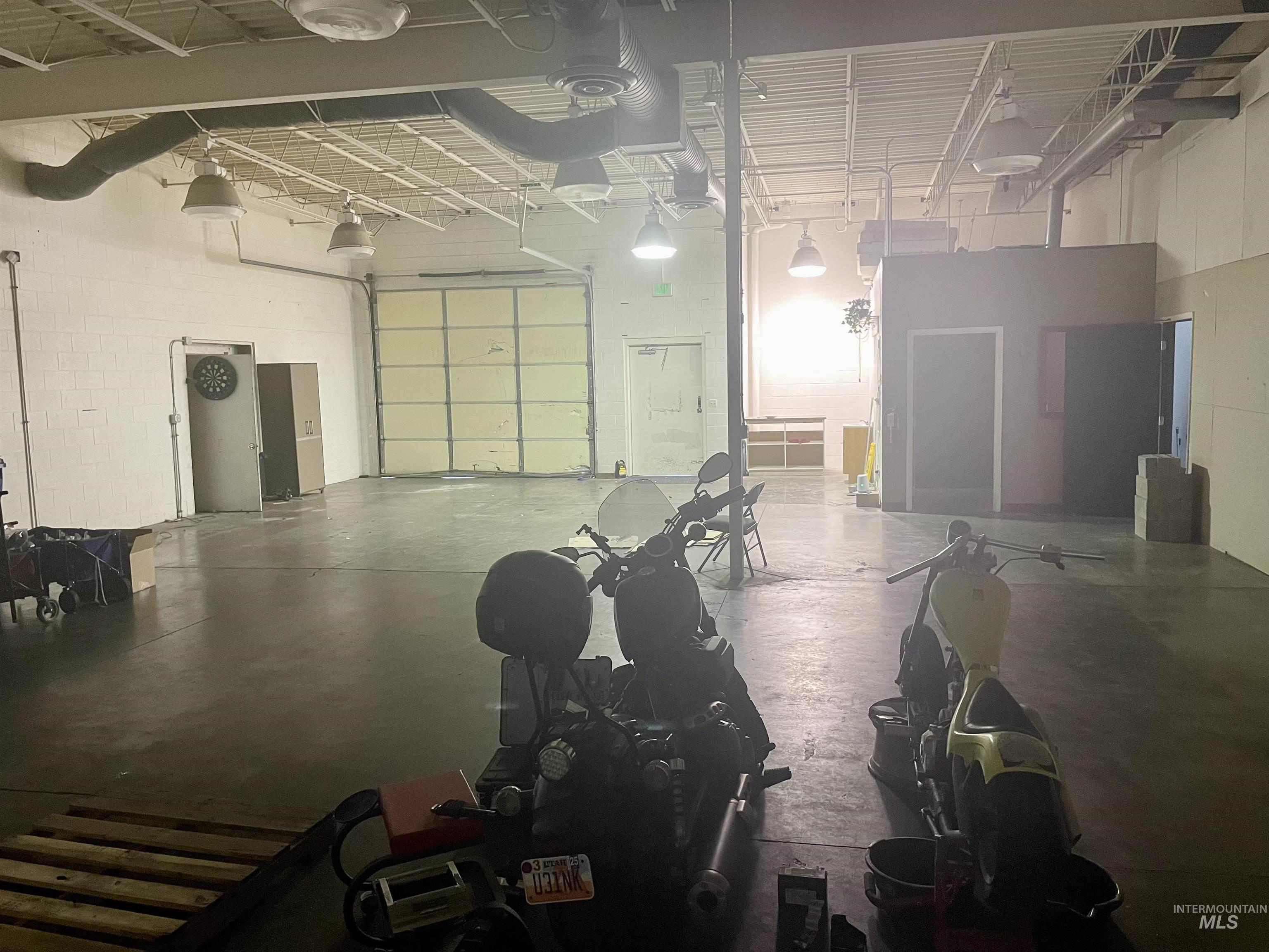 682 N Blue Lakes Blvd Property Photo 6