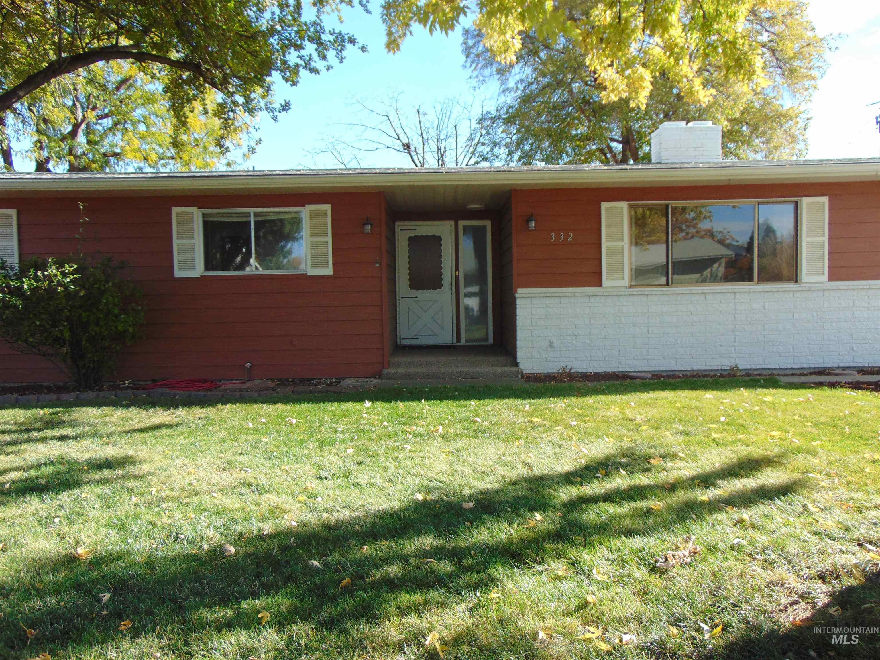 332 Sears Drive Property Photo 3