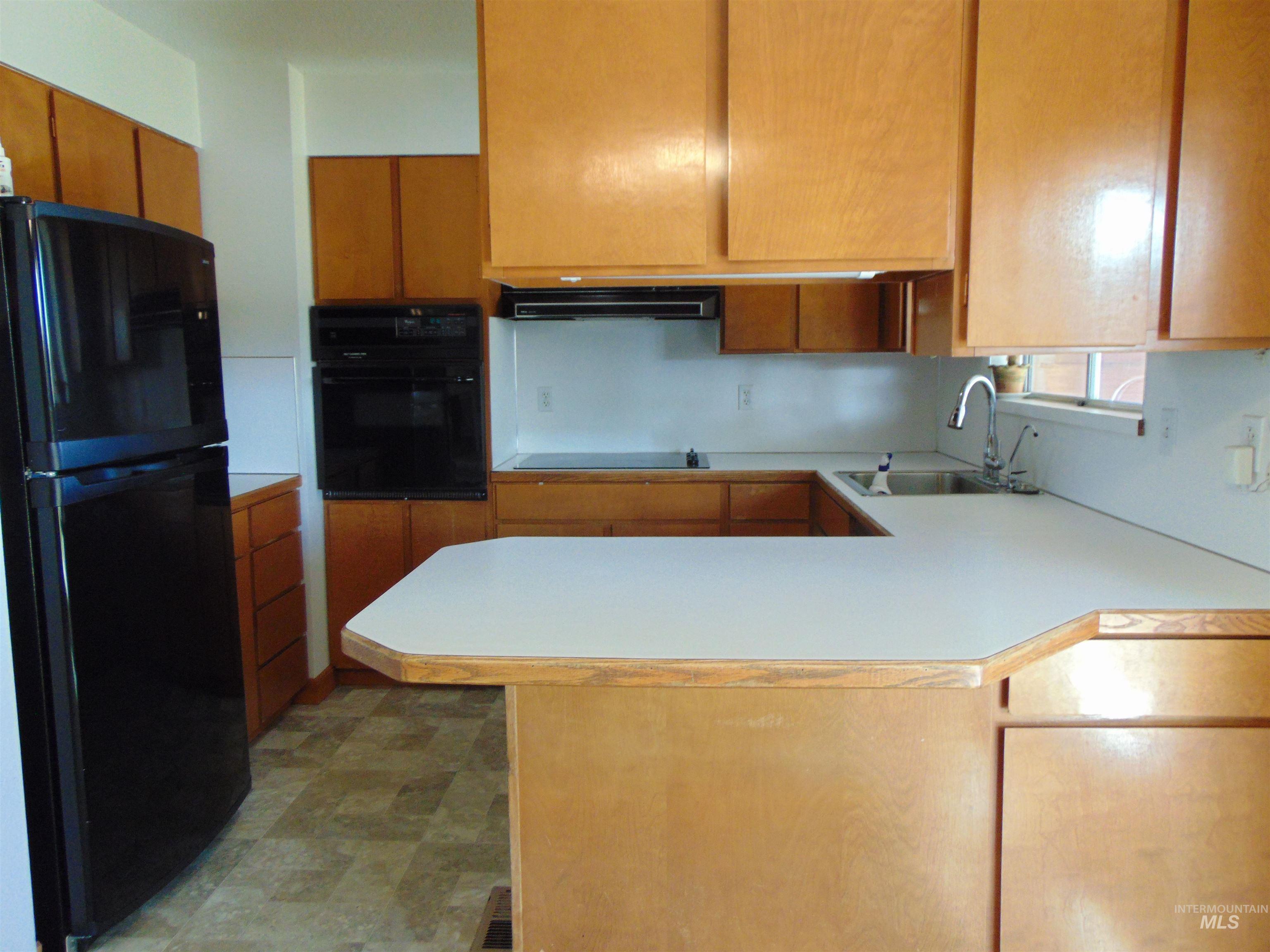 332 Sears Drive Property Photo 6