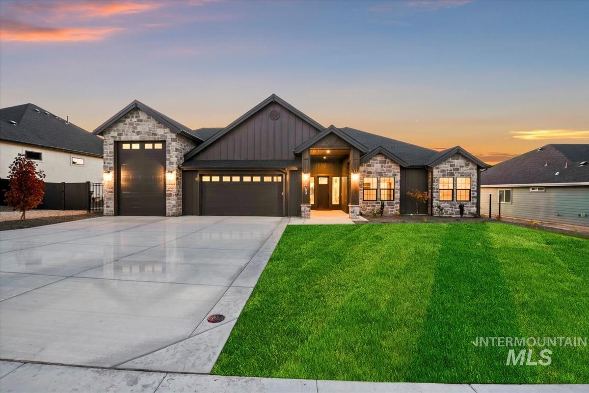 9793 S Peregrine Falcon Ave. Property Photo 1