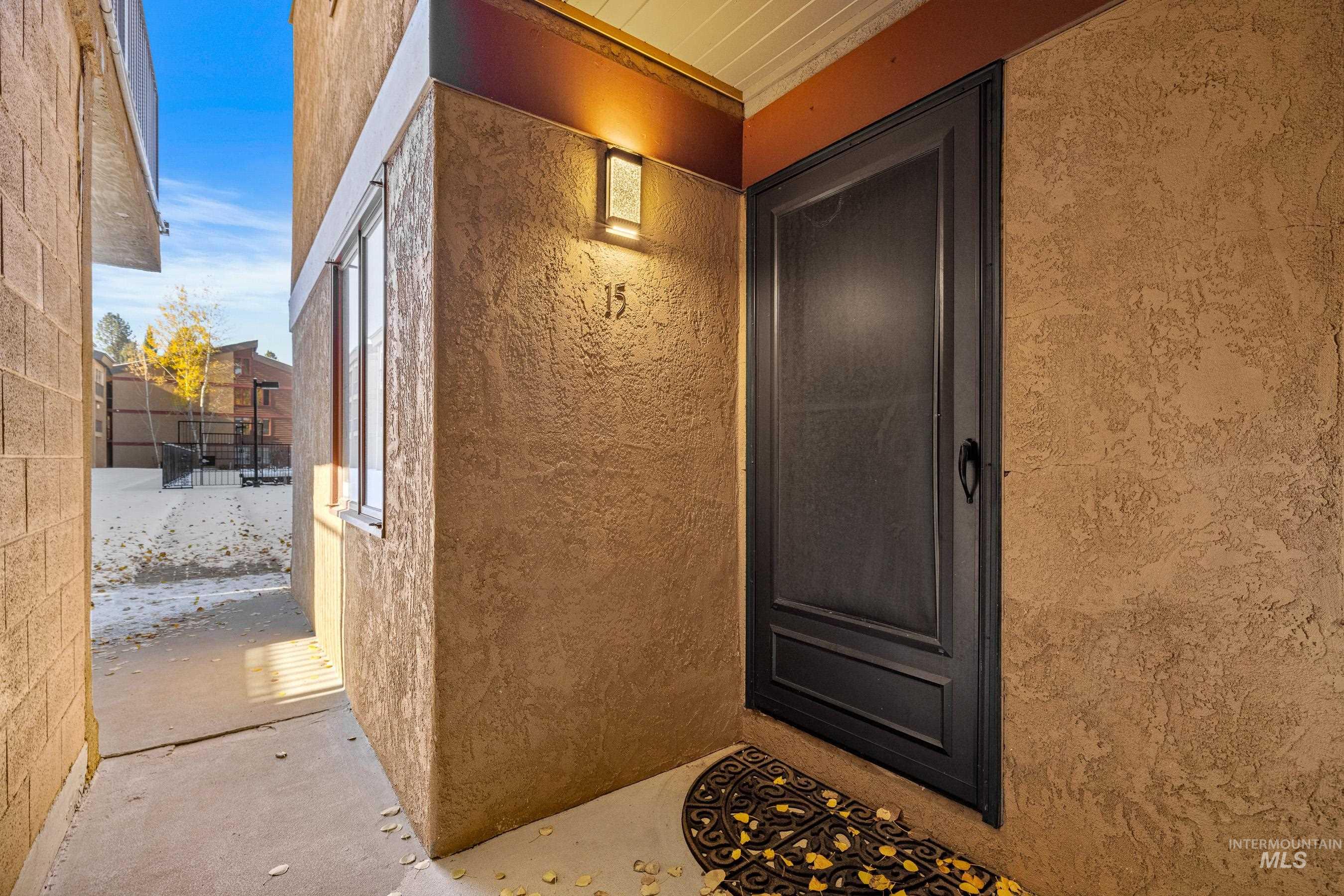 101 E Lake Street Property Photo 29