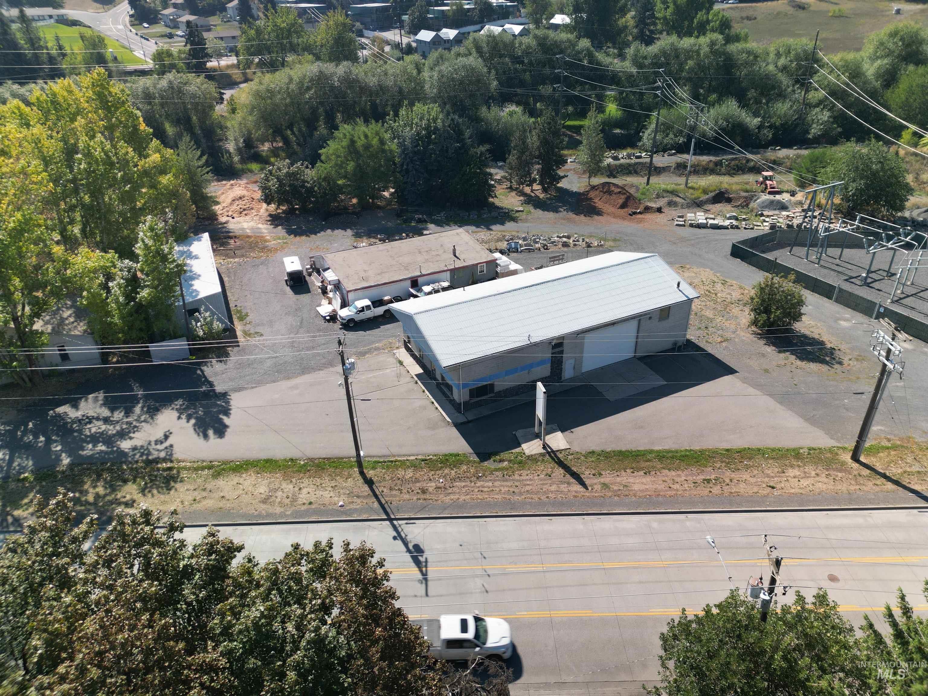 427 Troy Rd Property Photo 1