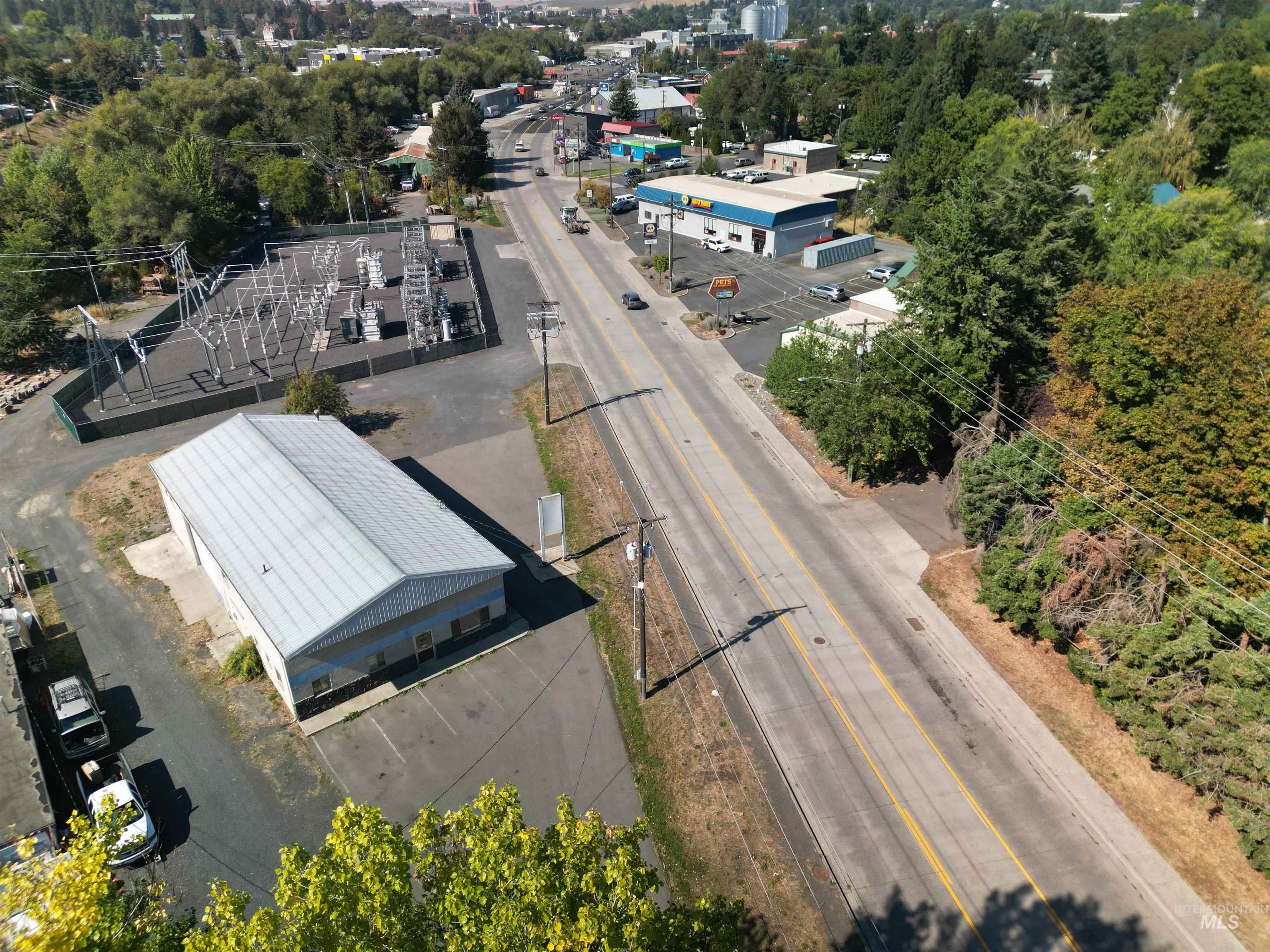 427 Troy Rd Property Photo 2