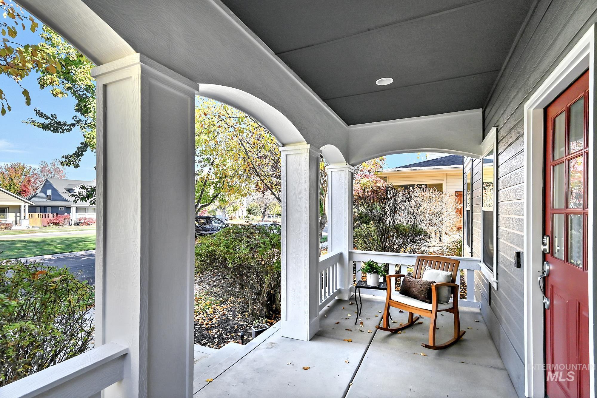 12738 N 11th Avenue Property Photo 2