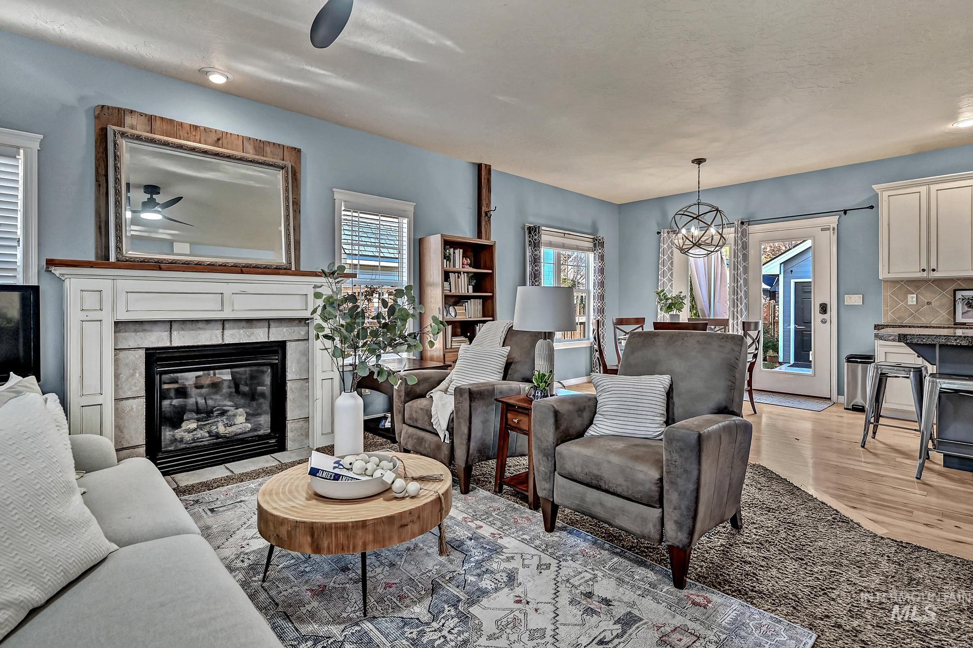 12738 N 11th Avenue Property Photo 4