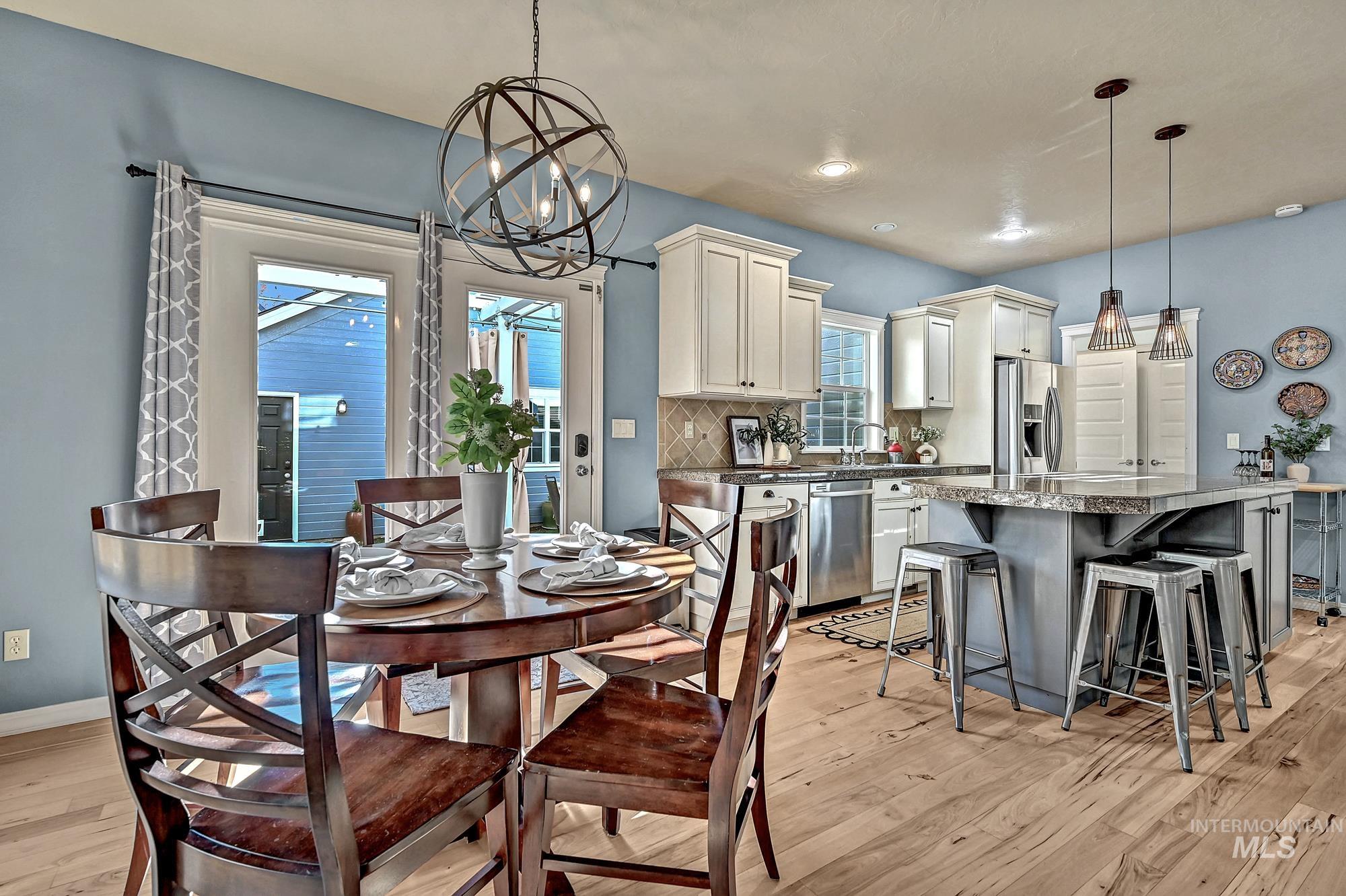 12738 N 11th Avenue Property Photo 6