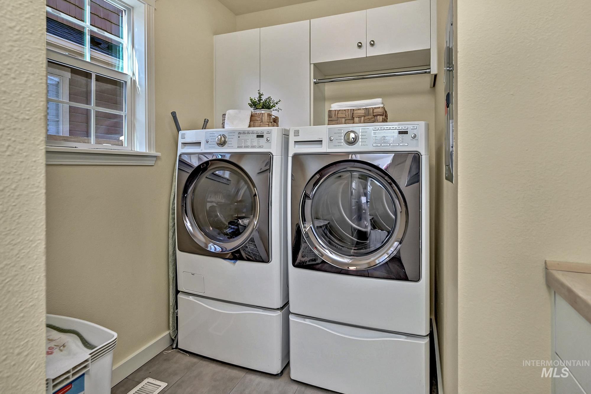 12738 N 11th Avenue Property Photo 10