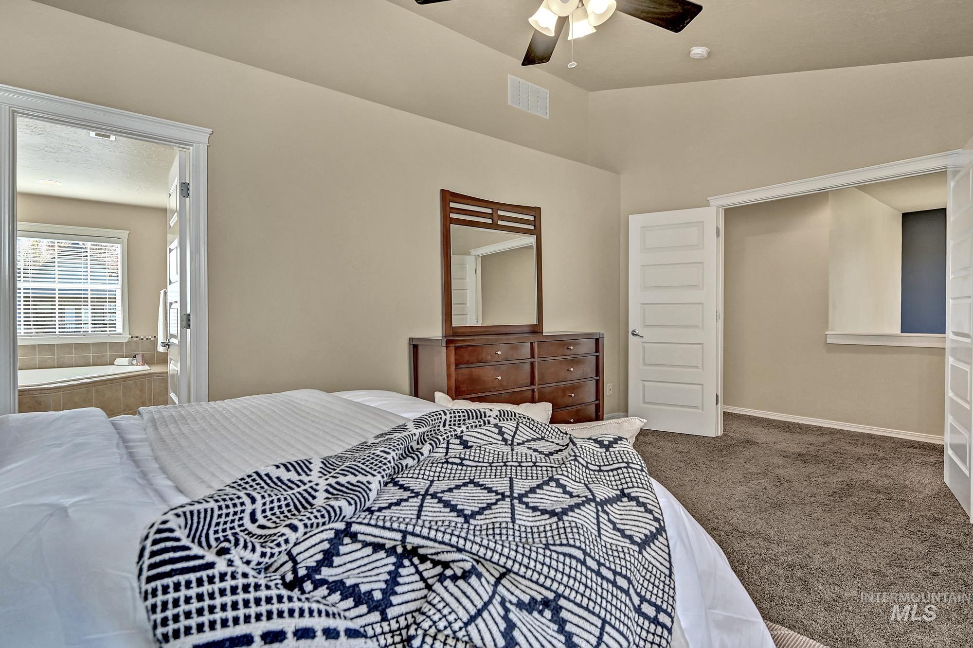 12738 N 11th Avenue Property Photo 14