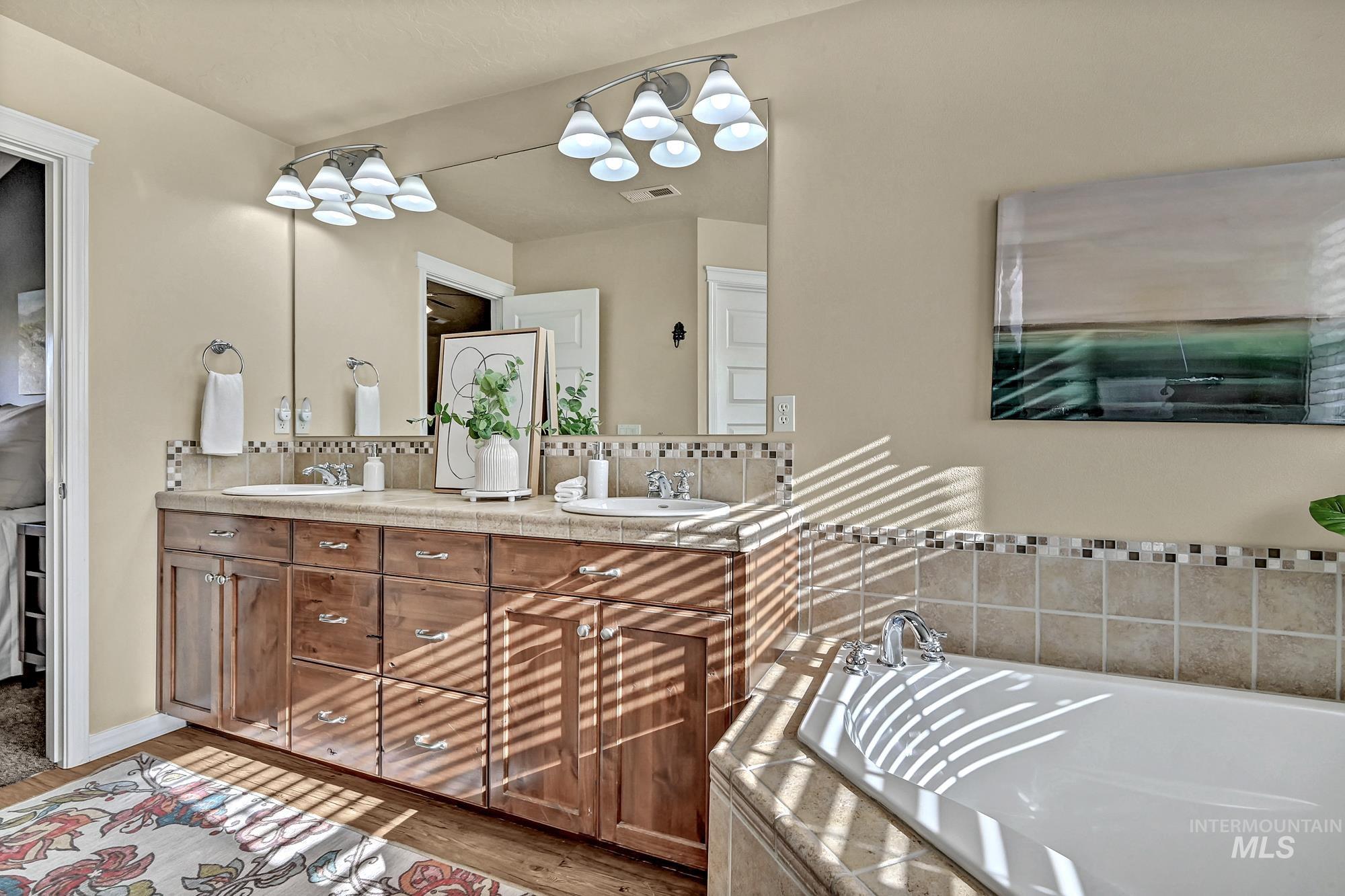 12738 N 11th Avenue Property Photo 15