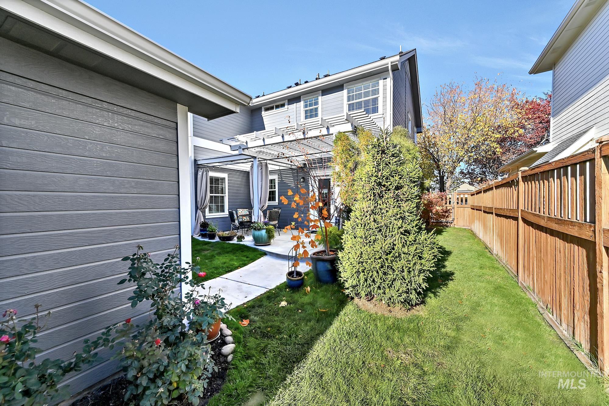 12738 N 11th Avenue Property Photo 23