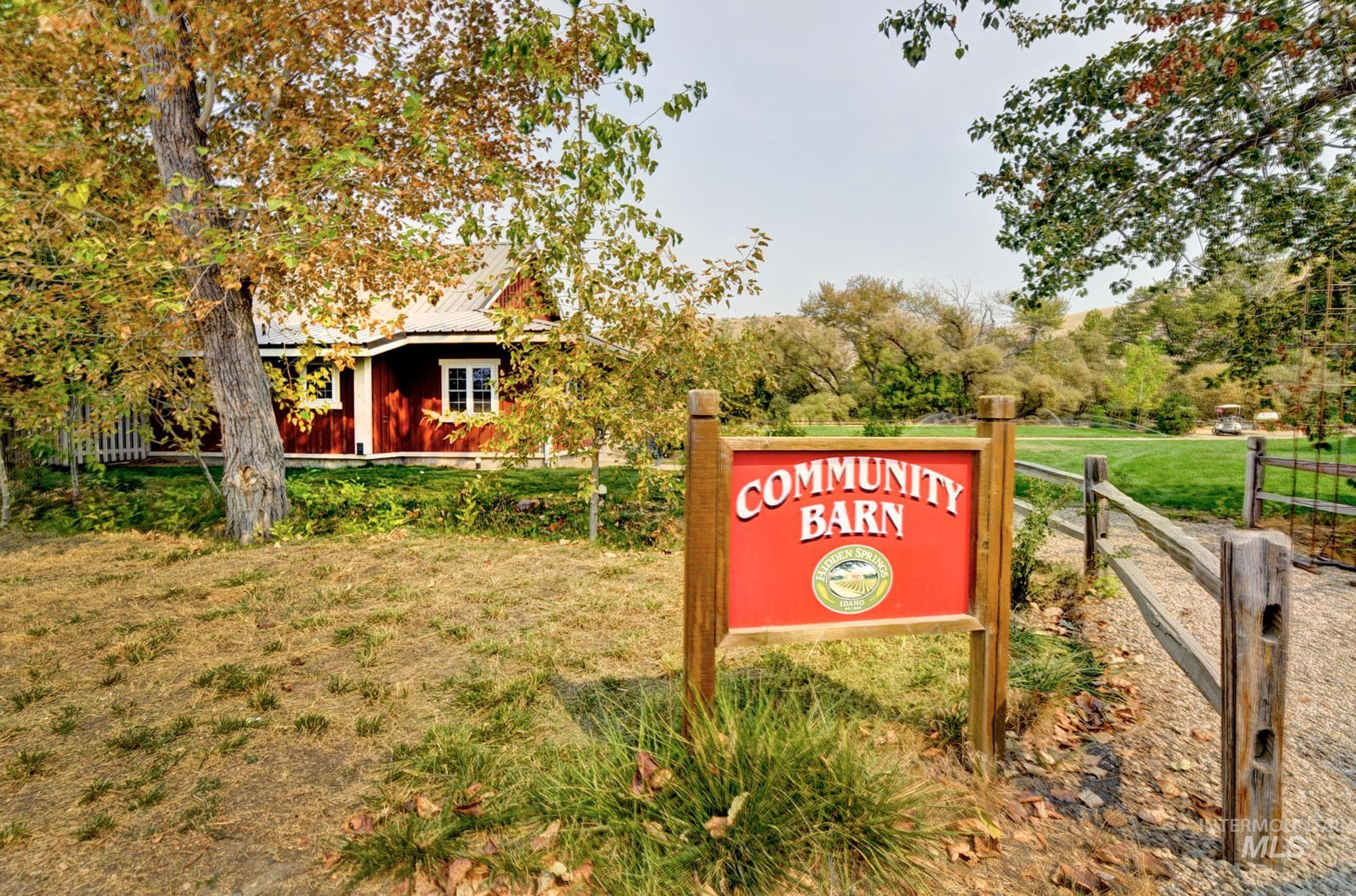 12738 N 11th Avenue Property Photo 28